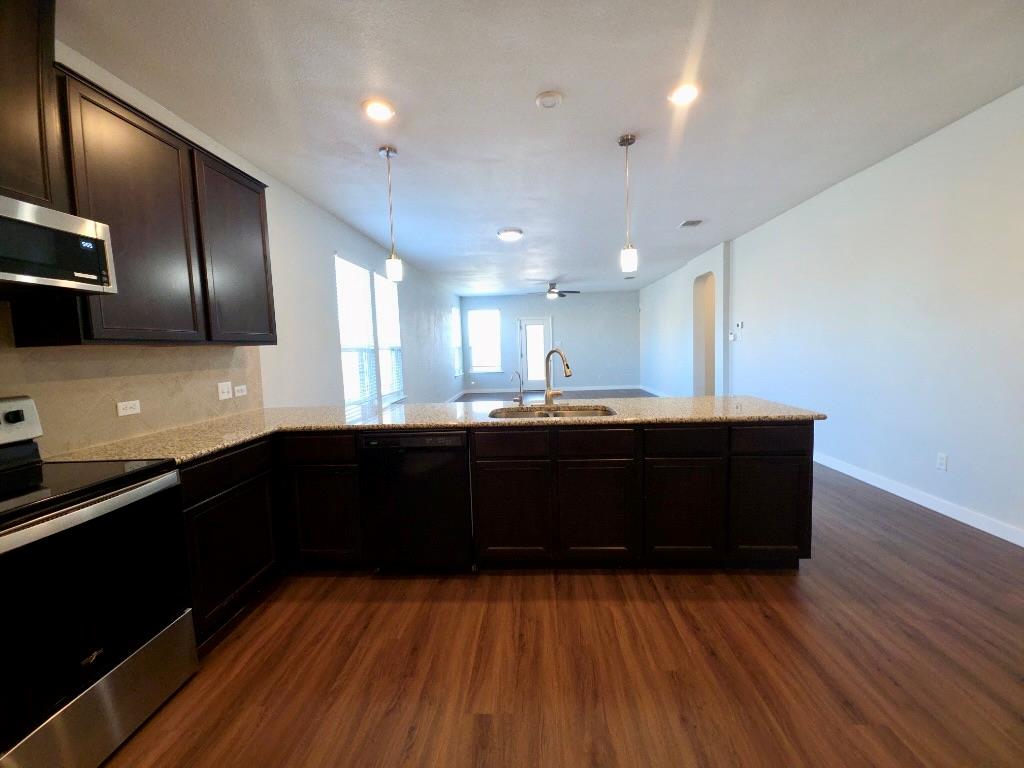 1005 Estes Park, Taylor, TX 76574