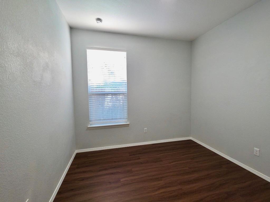 1005 Estes Park, Taylor, TX 76574