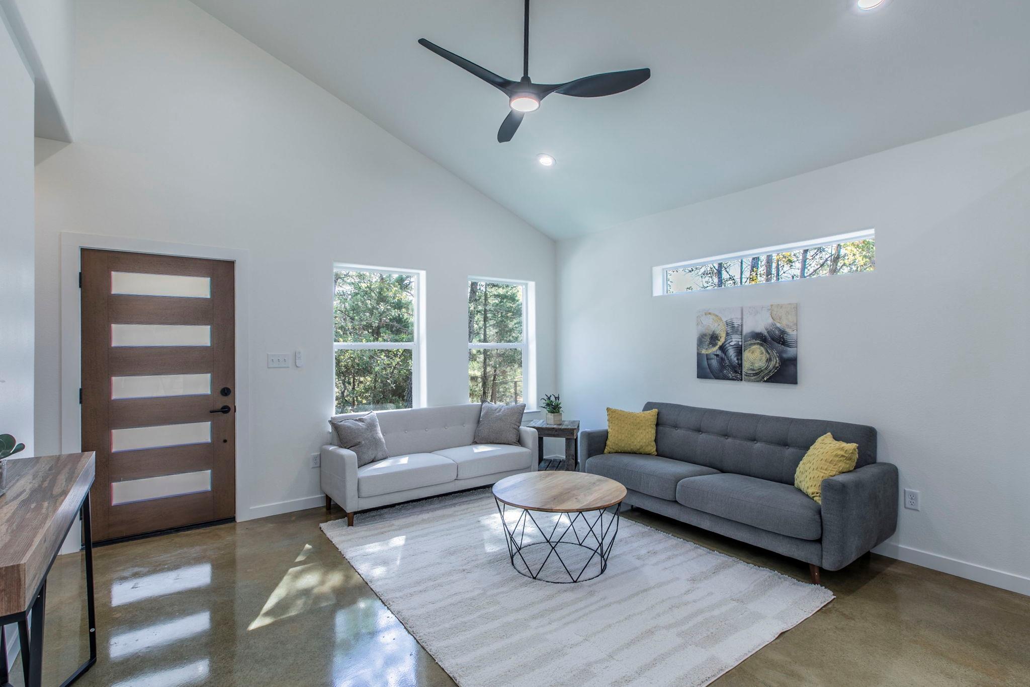 106 Heleakala Dr, Bastrop, TX 78602