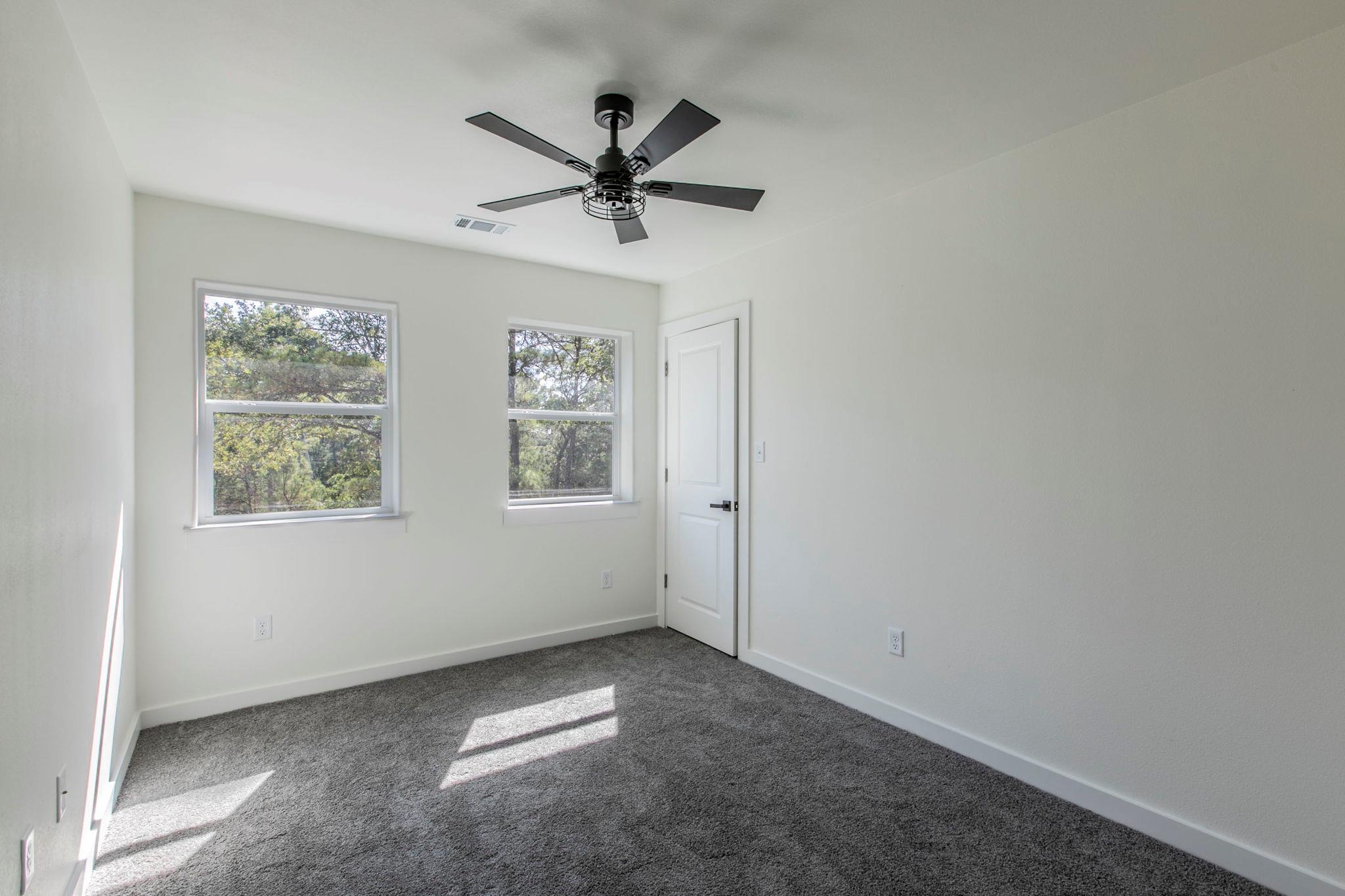 106 Heleakala Dr, Bastrop, TX 78602