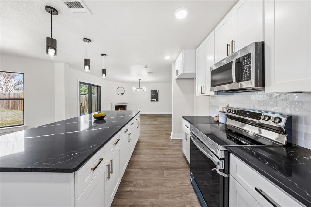 2003 Carriage Club Dr, Cedar Park, TX 78613