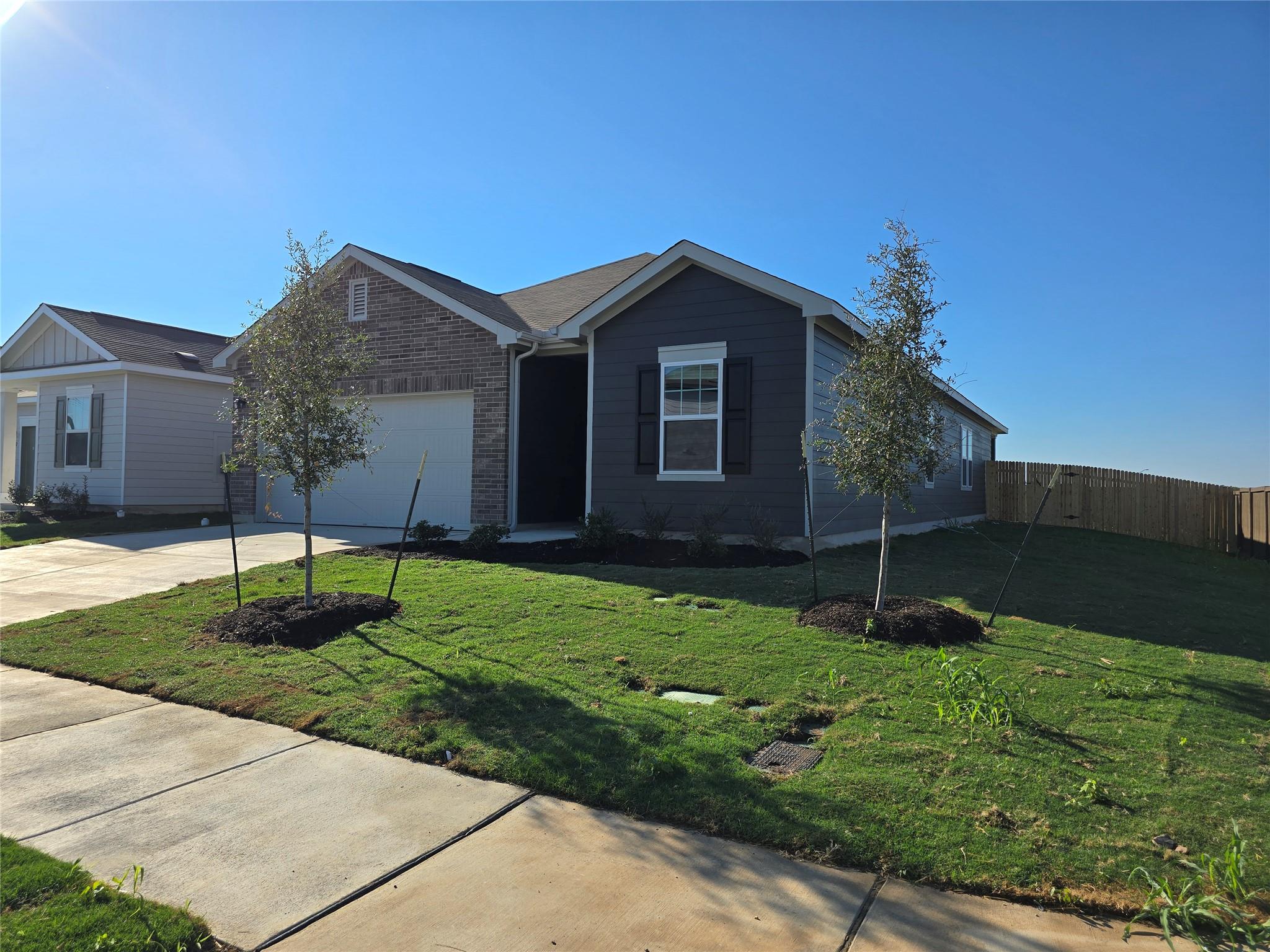 100 Fox Haven Rd, Hutto, TX 78634