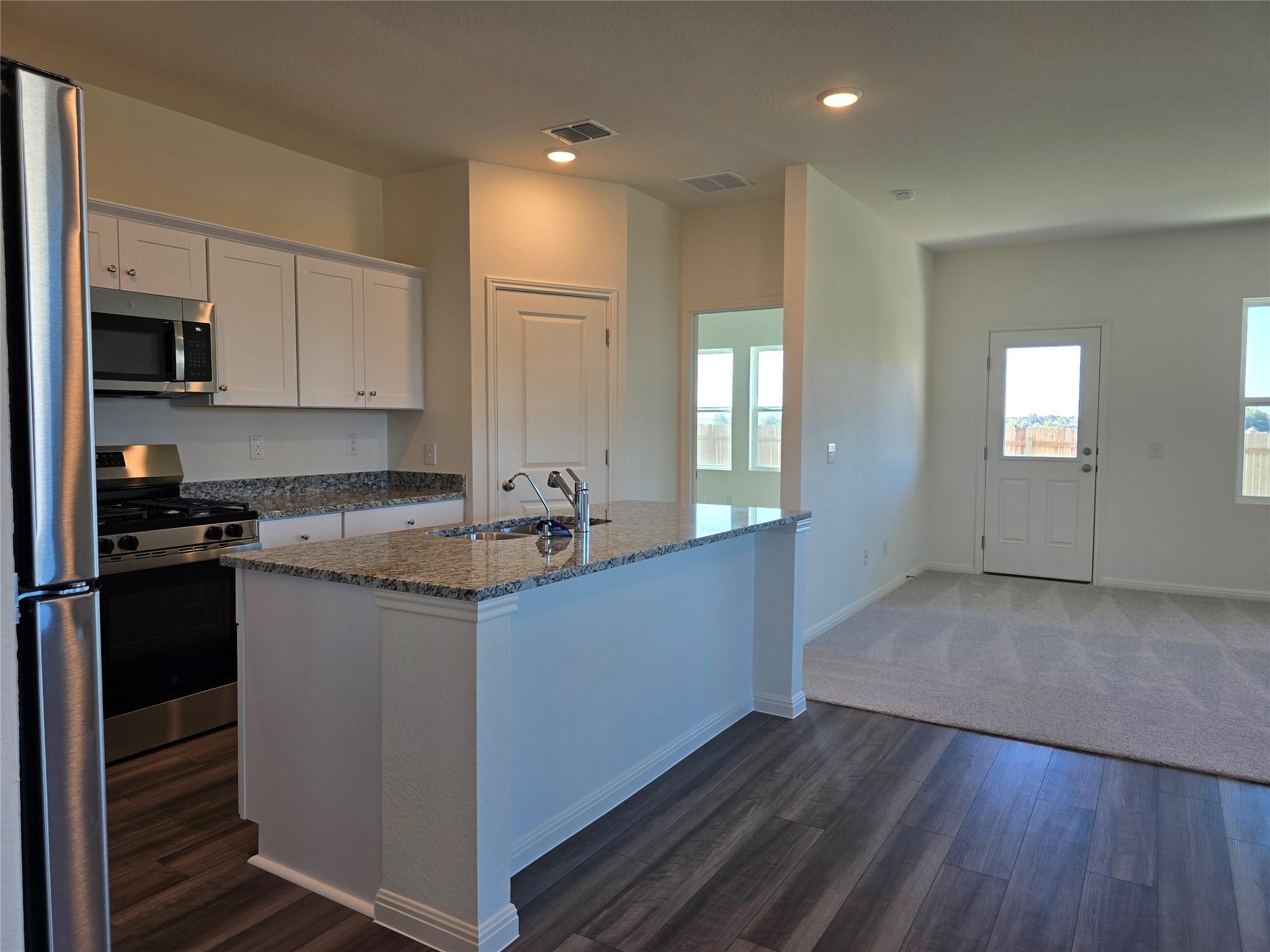 100 Fox Haven Rd, Hutto, TX 78634