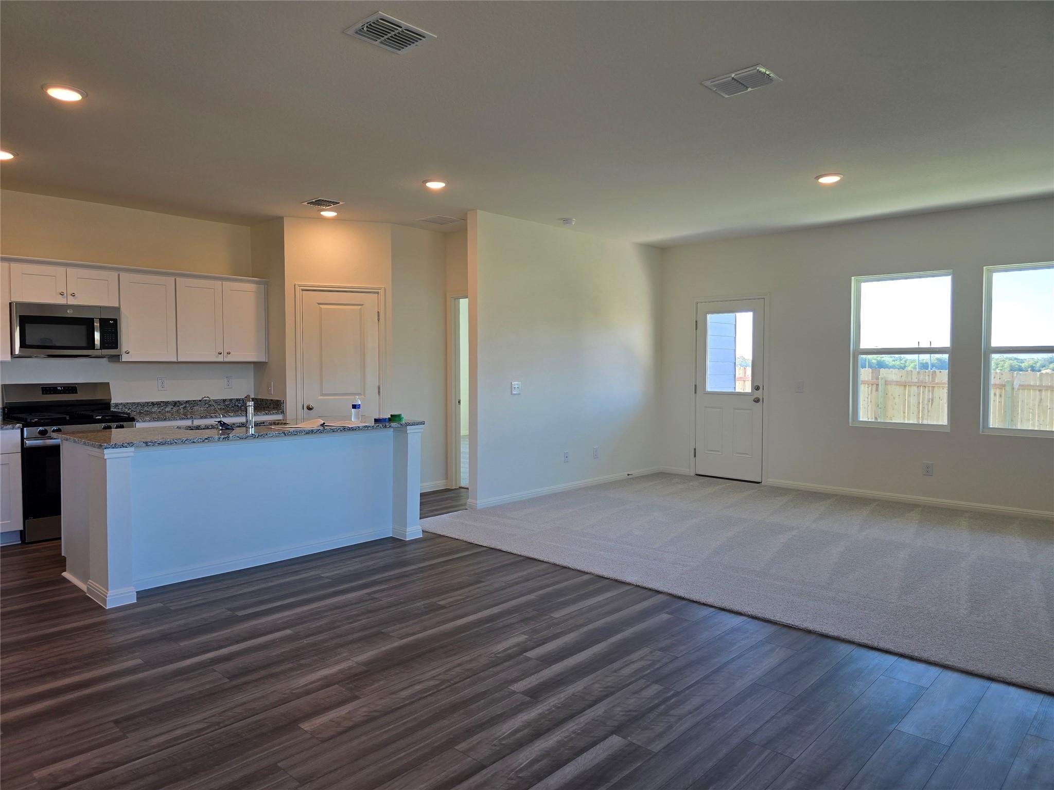 100 Fox Haven Rd, Hutto, TX 78634