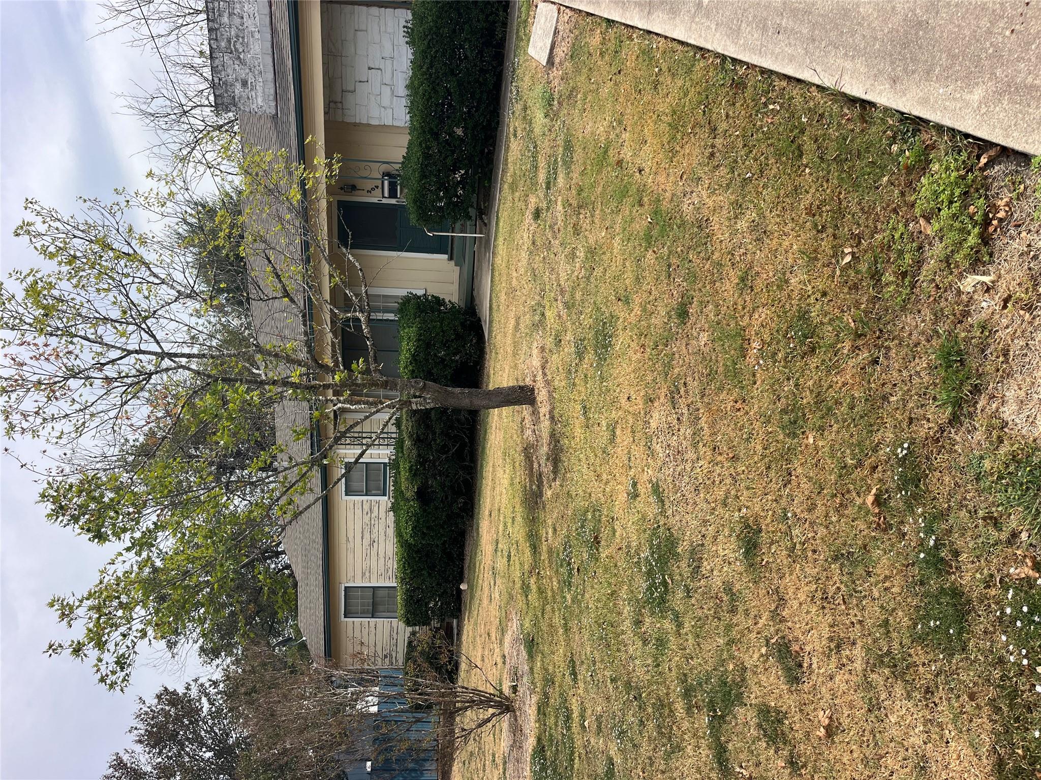 204 Oscar St, Taylor, TX 76574