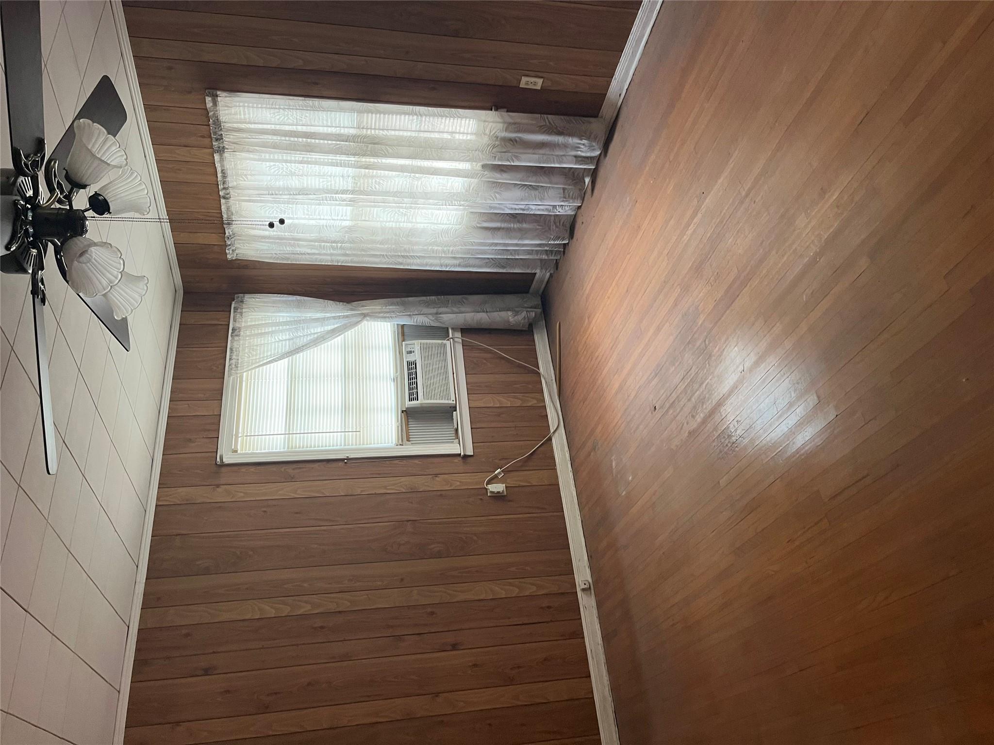 204 Oscar St, Taylor, TX 76574