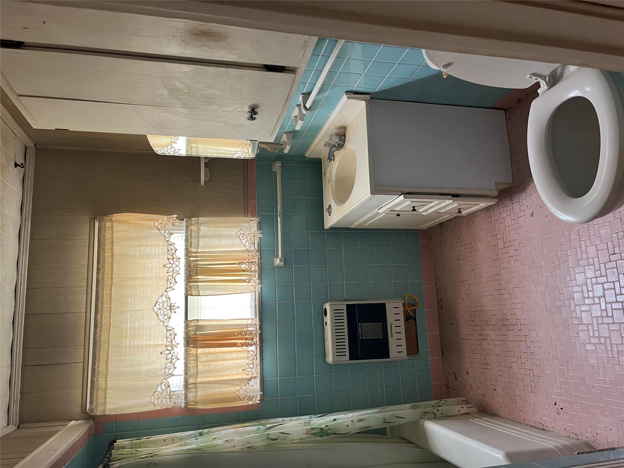 204 Oscar St, Taylor, TX 76574