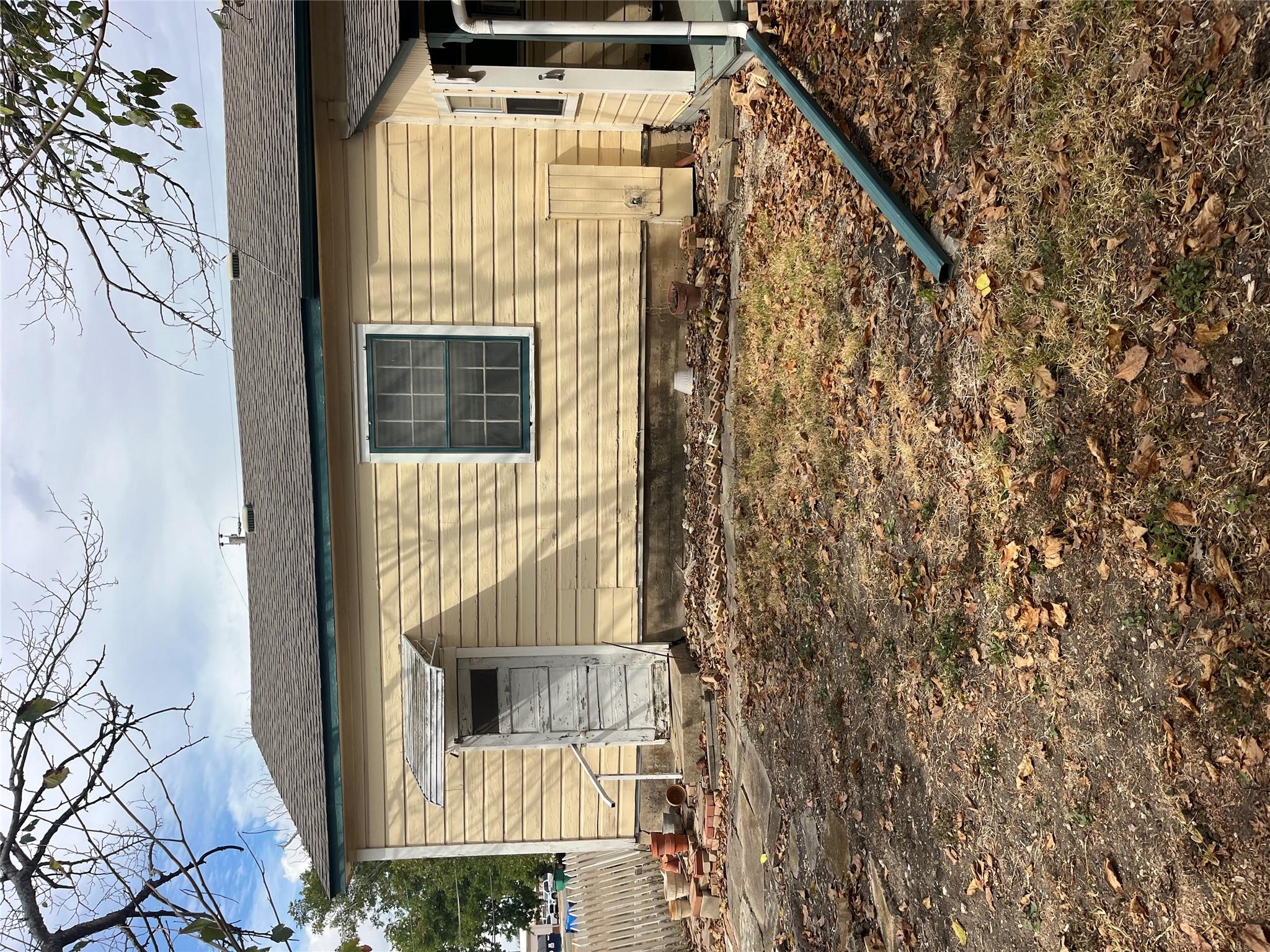 204 Oscar St, Taylor, TX 76574