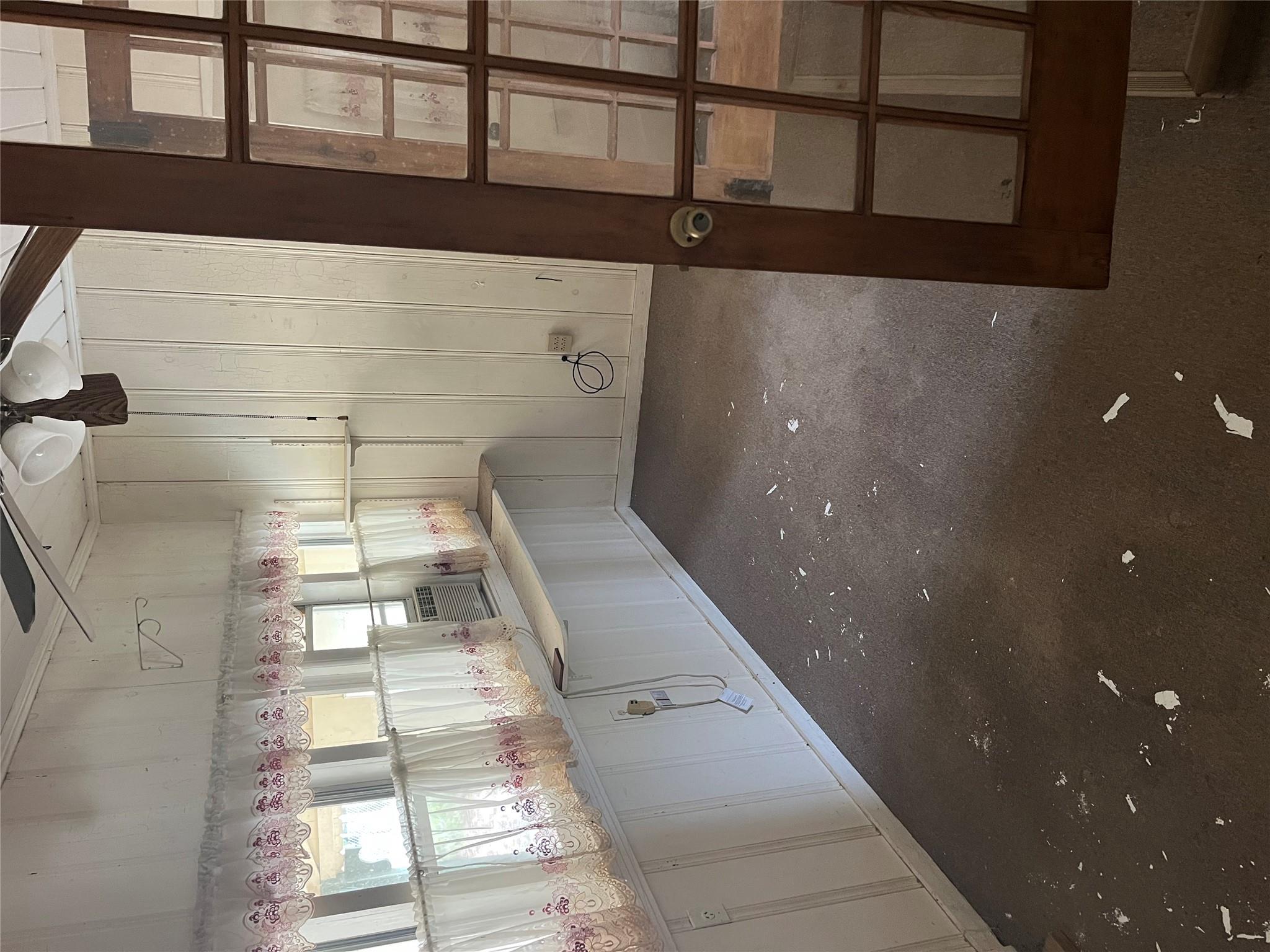 204 Oscar St, Taylor, TX 76574