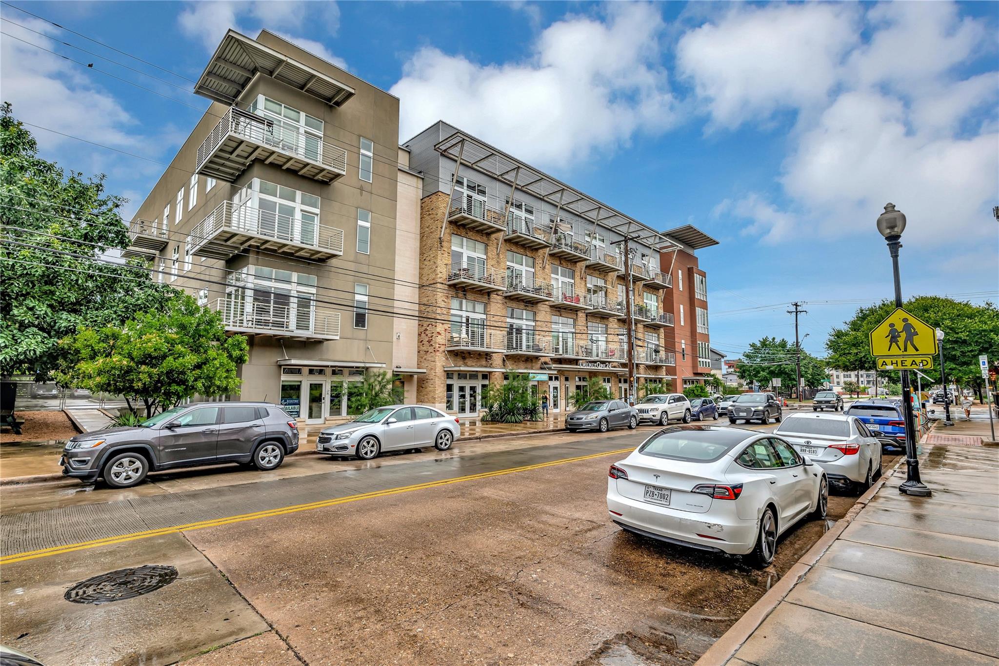 2124 E 6th St # 305, Austin, TX 78702