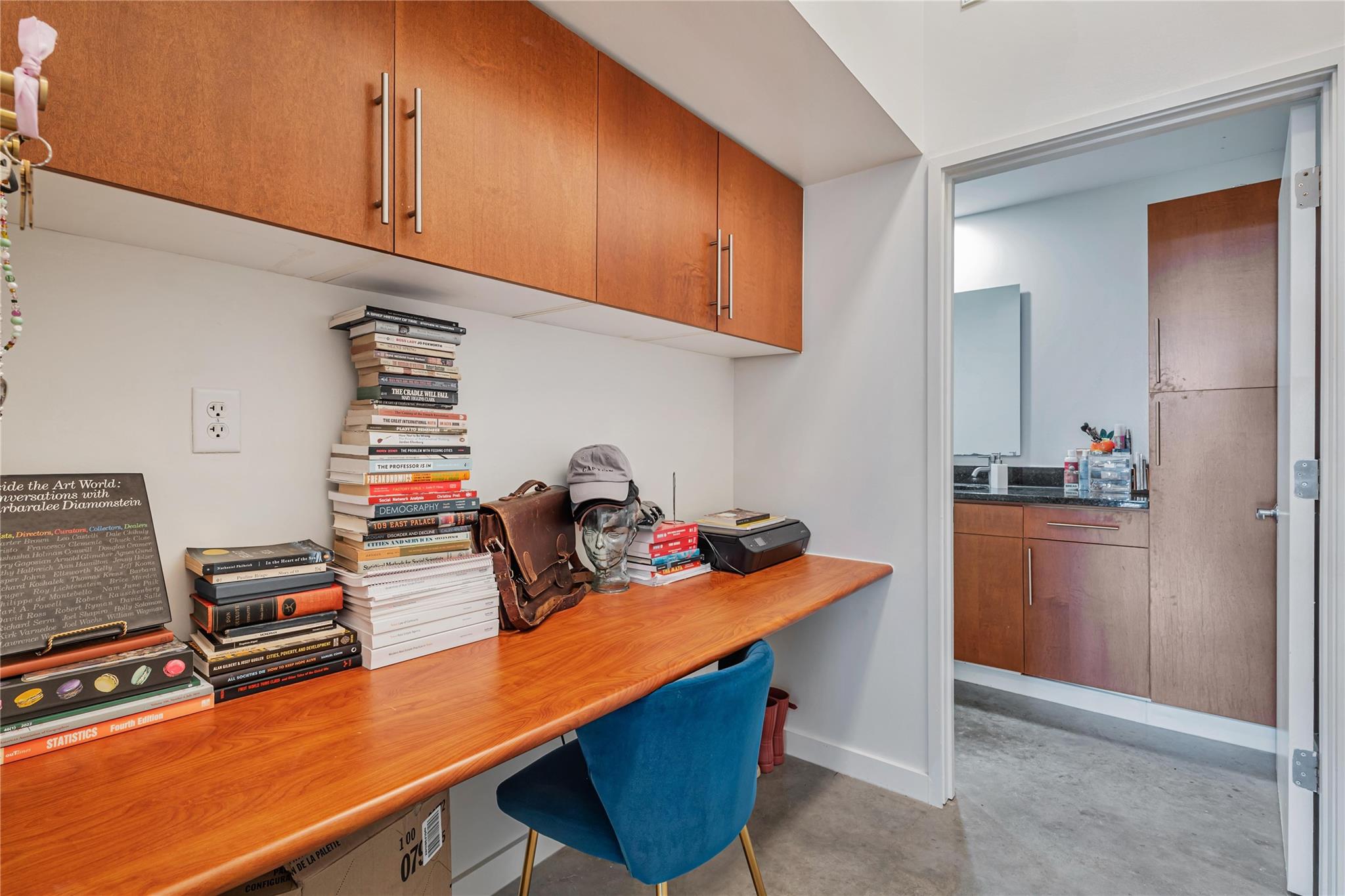 2124 E 6th St # 305, Austin, TX 78702