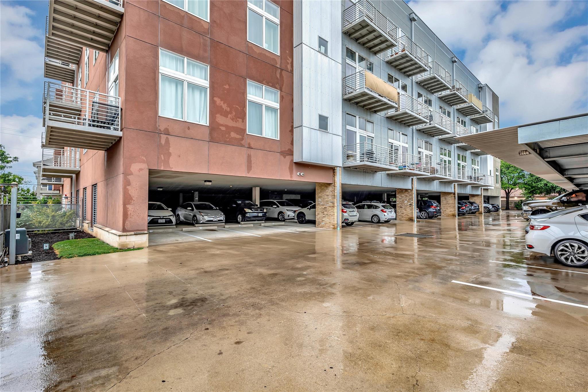 2124 E 6th St # 305, Austin, TX 78702