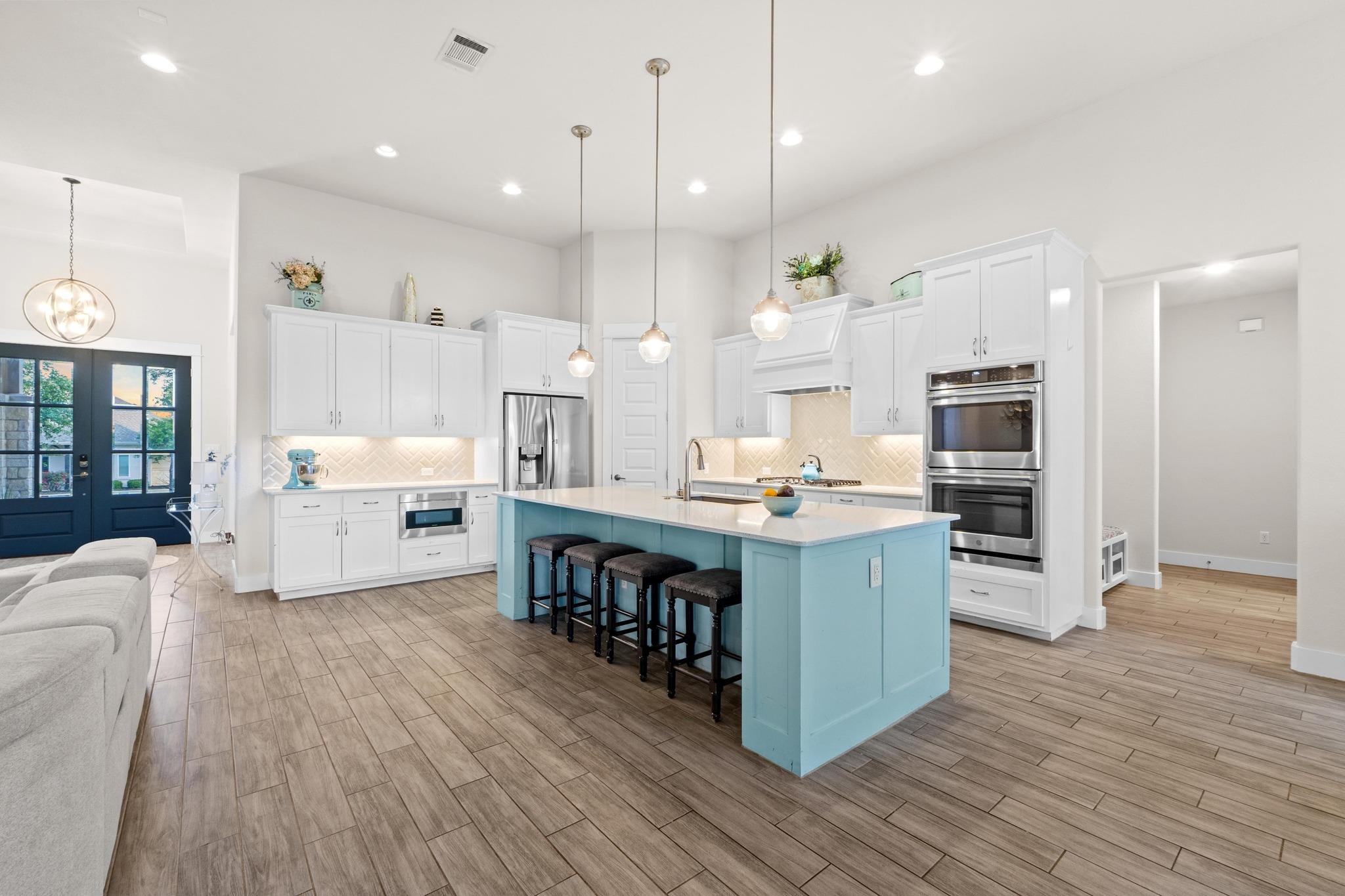 224 Highland Oaks, Leander, TX 78641