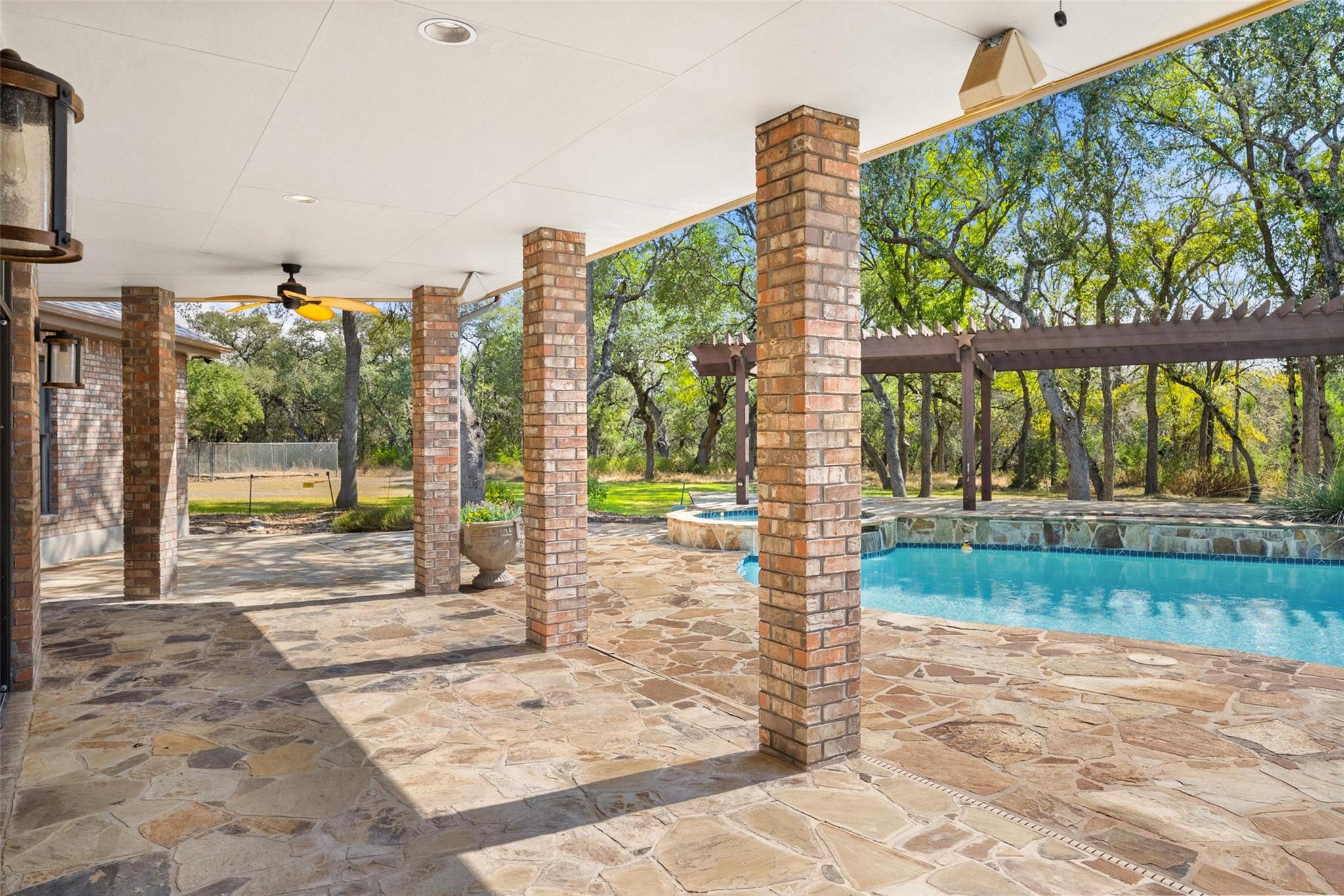 1071 Fieldstone Dr, New Braunfels, TX 78132