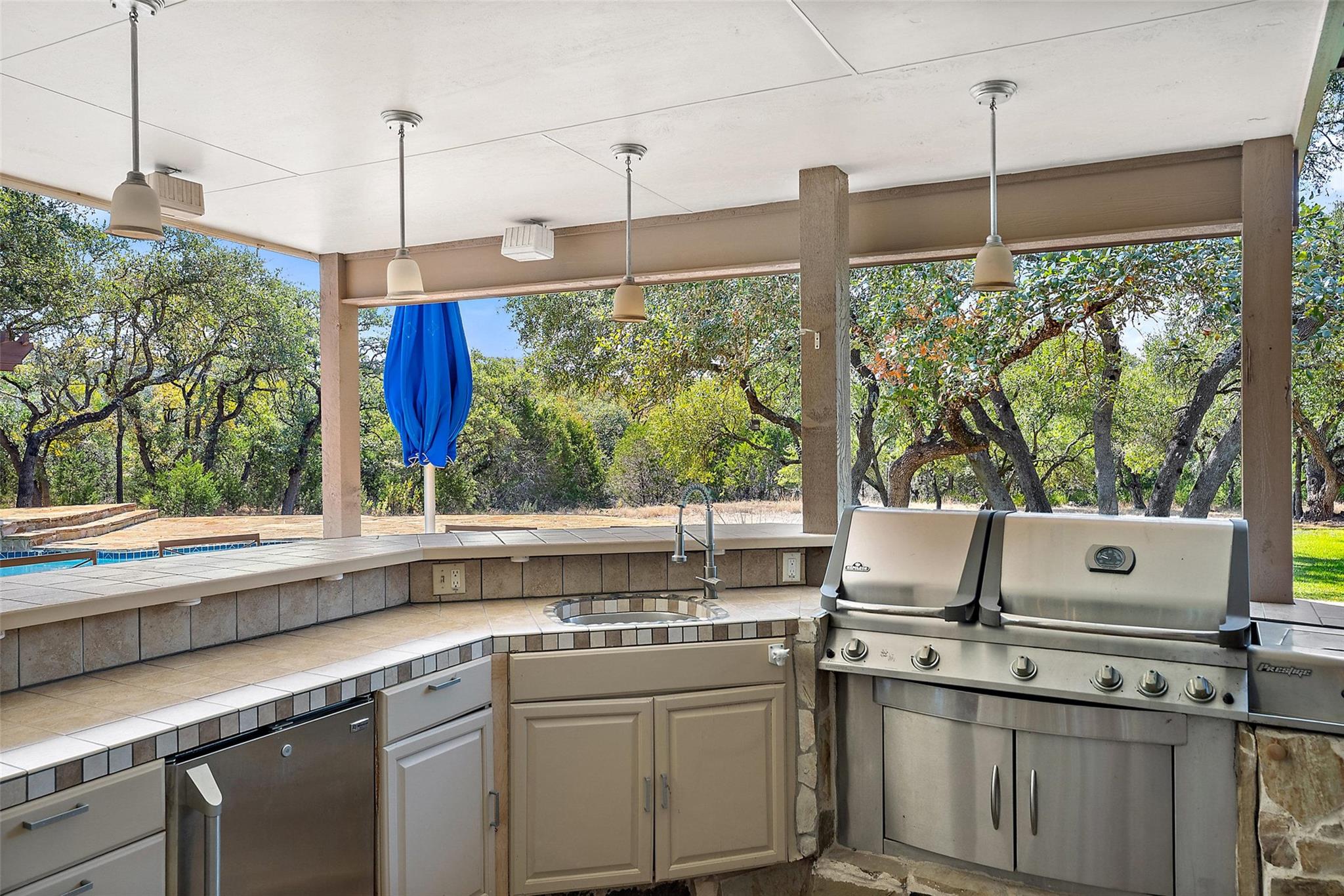 1071 Fieldstone Dr, New Braunfels, TX 78132