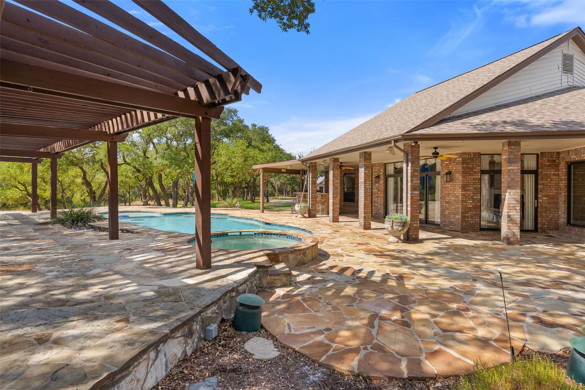 1071 Fieldstone Dr, New Braunfels, TX 78132