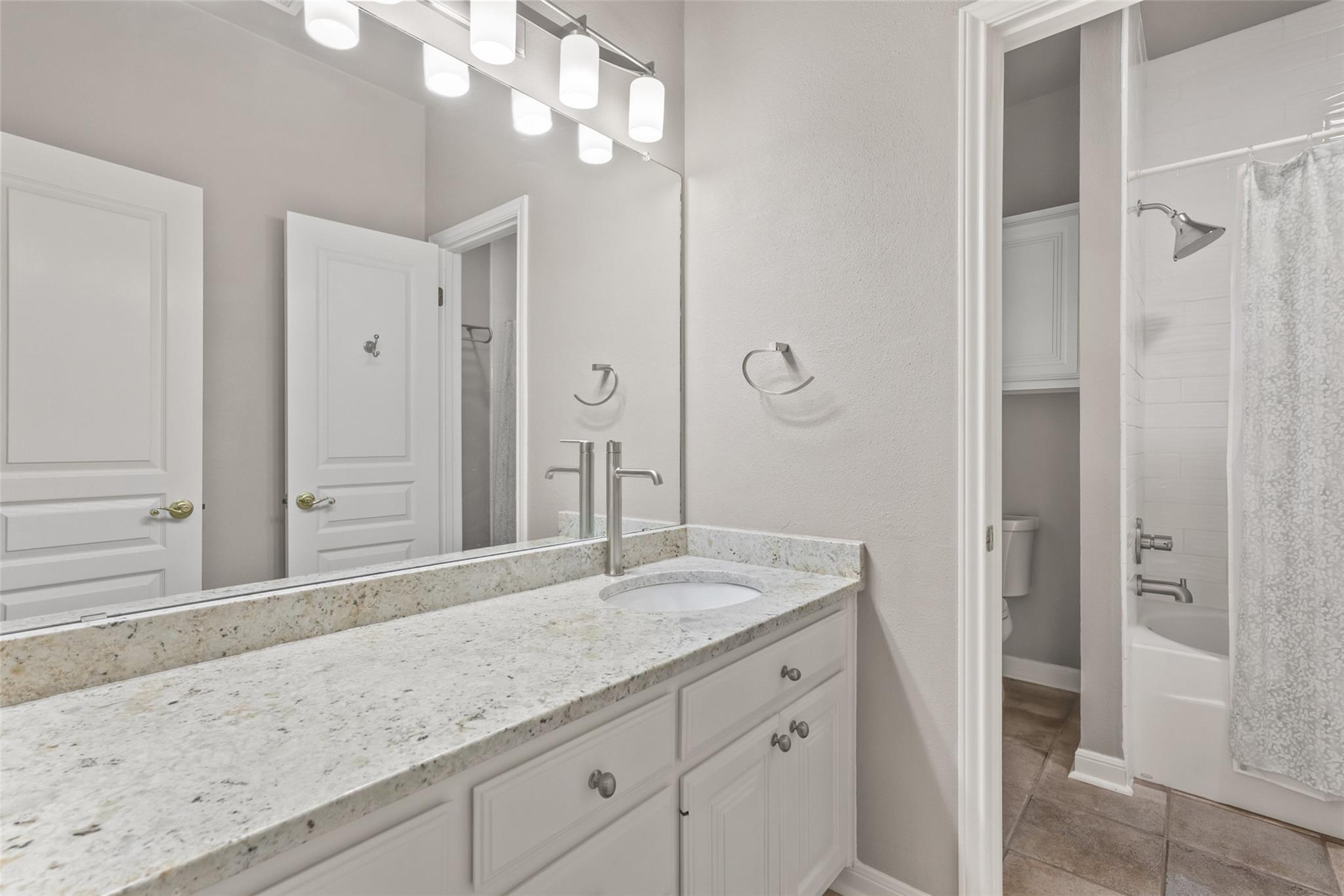 1071 Fieldstone Dr, New Braunfels, TX 78132