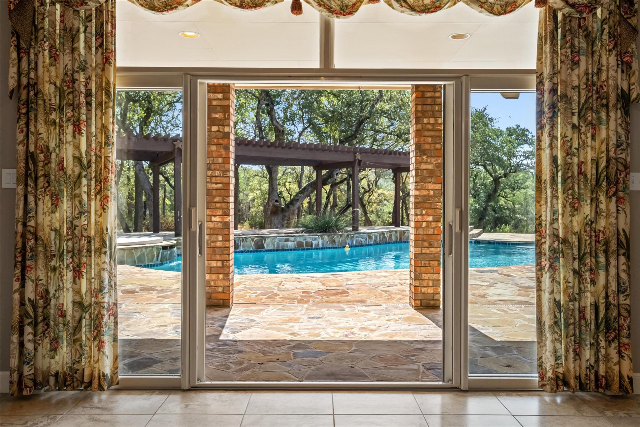 1071 Fieldstone Dr, New Braunfels, TX 78132