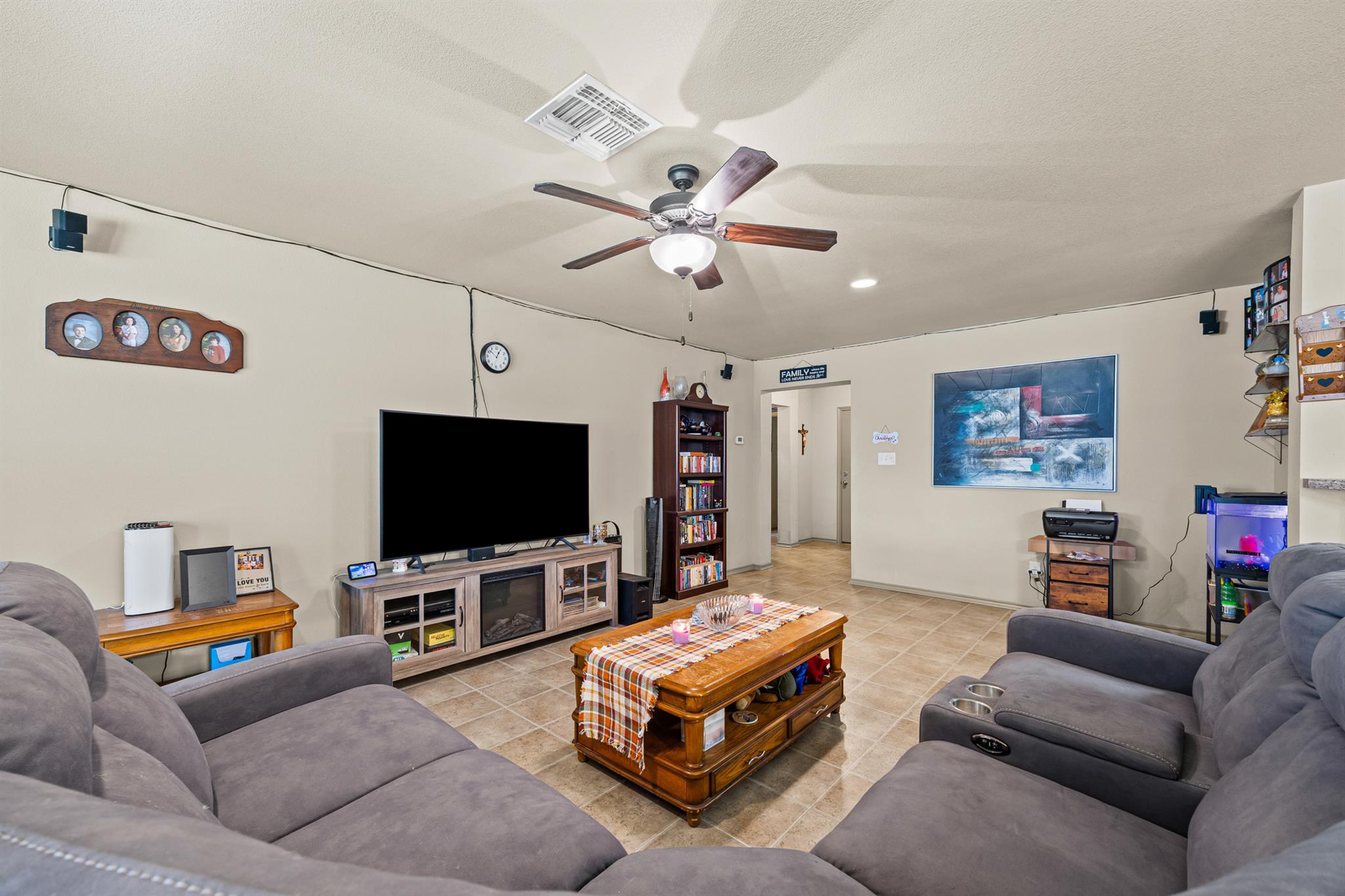 1315 Lantana Ct, Gonzales, TX 78629