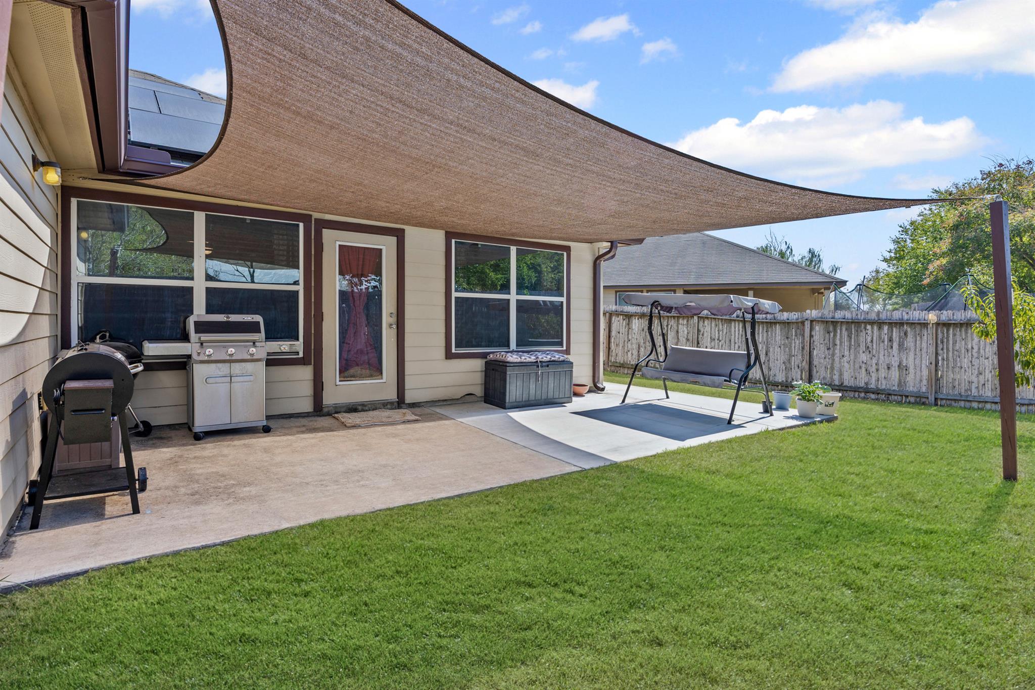 1315 Lantana Ct, Gonzales, TX 78629