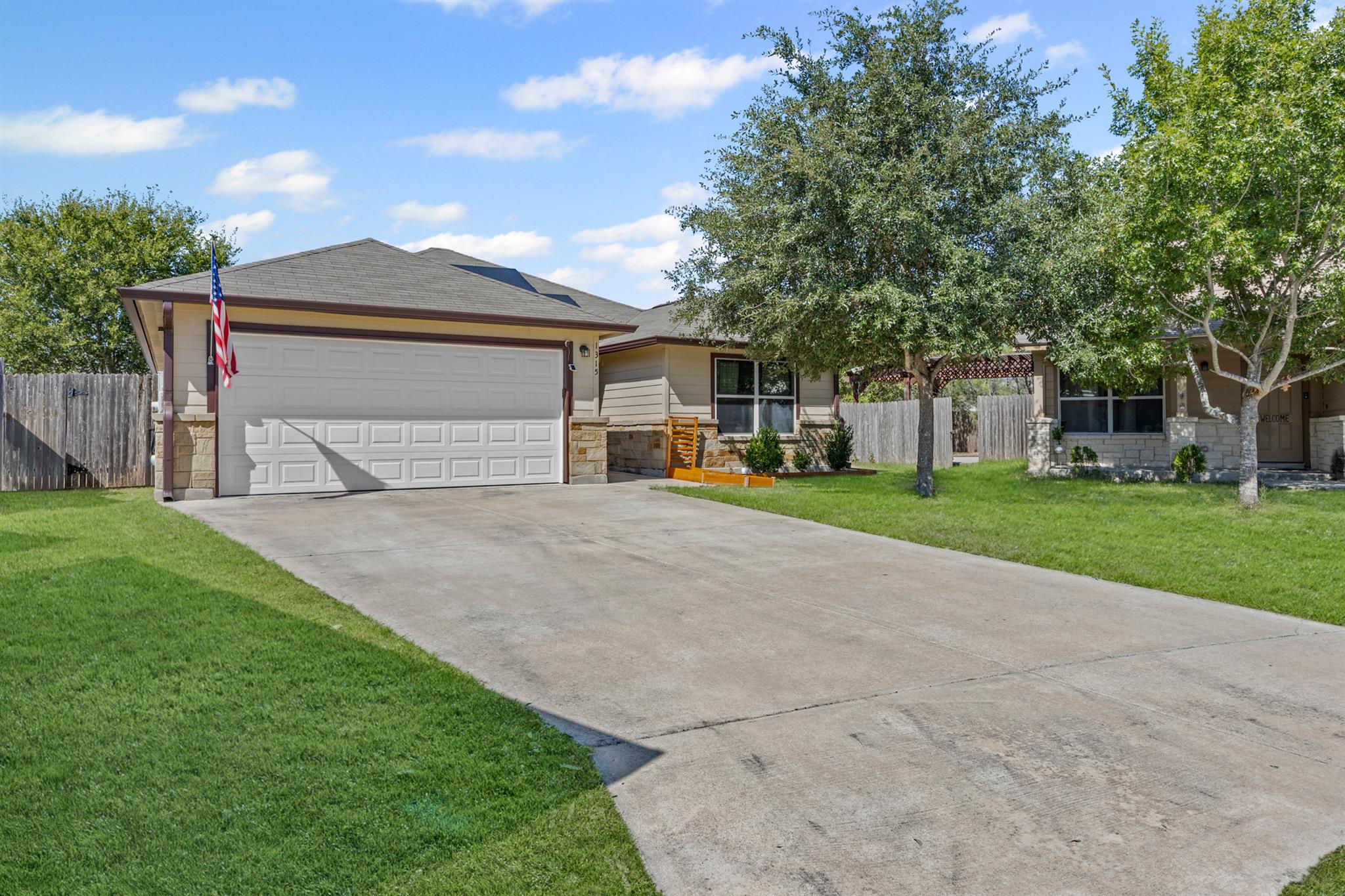 1315 Lantana Ct, Gonzales, TX 78629