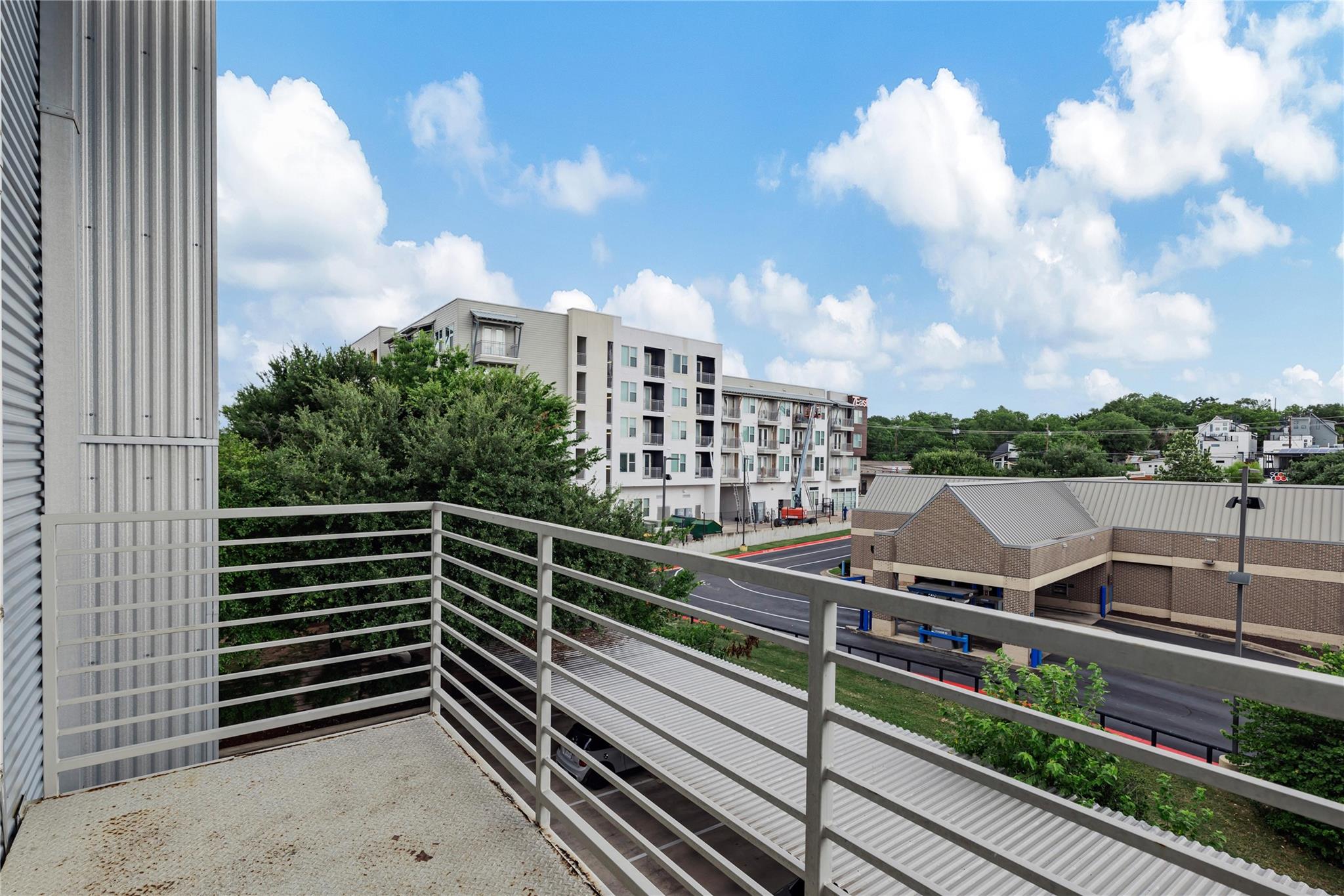 2124 E 6th St # 305, Austin, TX 78702