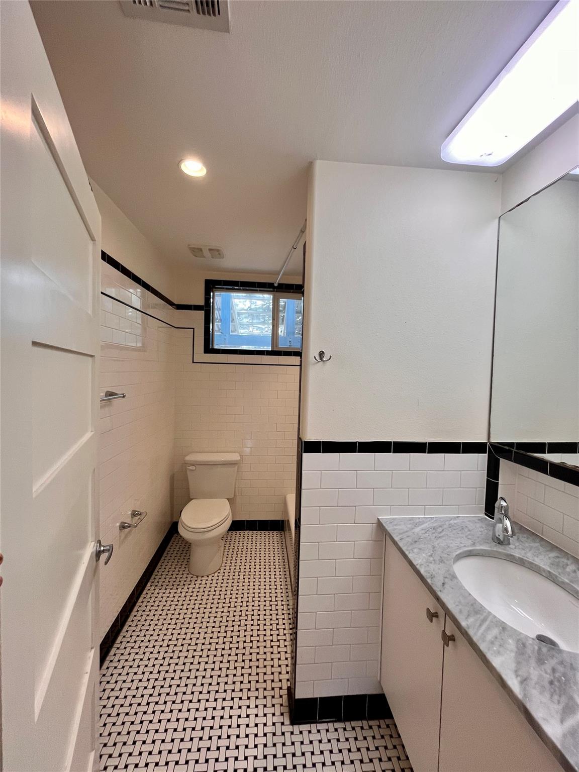 2209 E 18th St # A, Austin, TX 78702