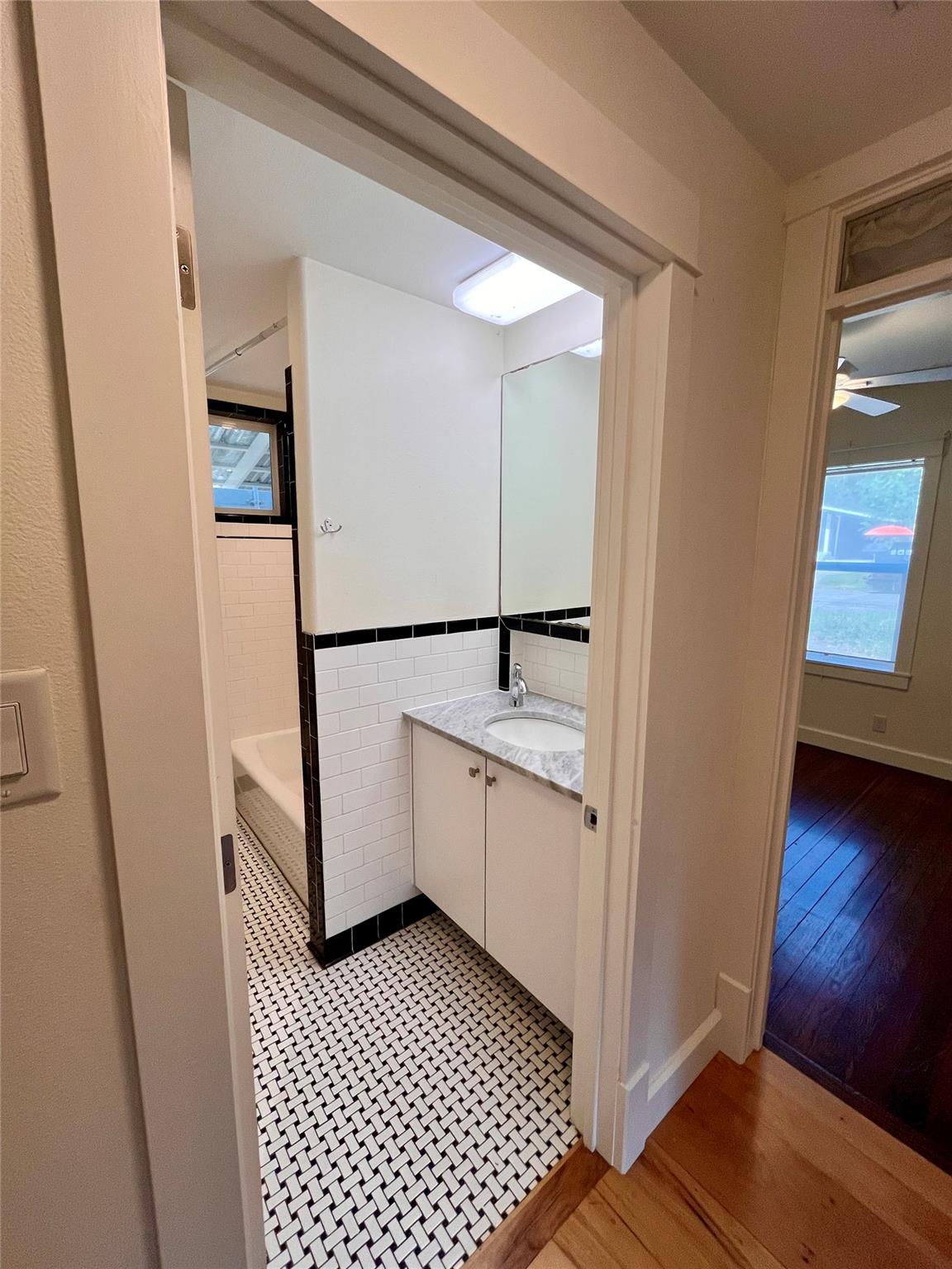 2209 E 18th St # A, Austin, TX 78702