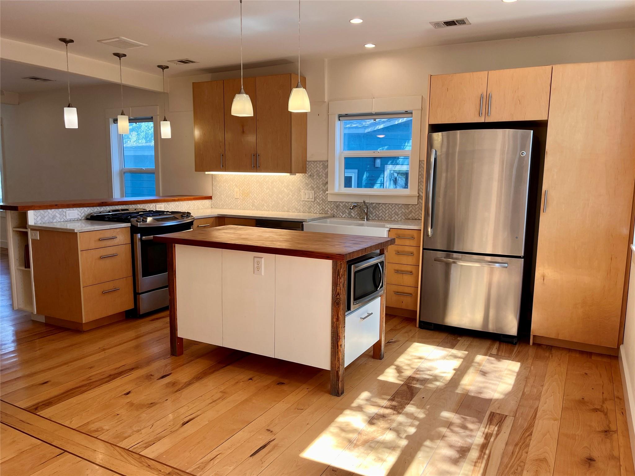 2209 E 18th St # A, Austin, TX 78702