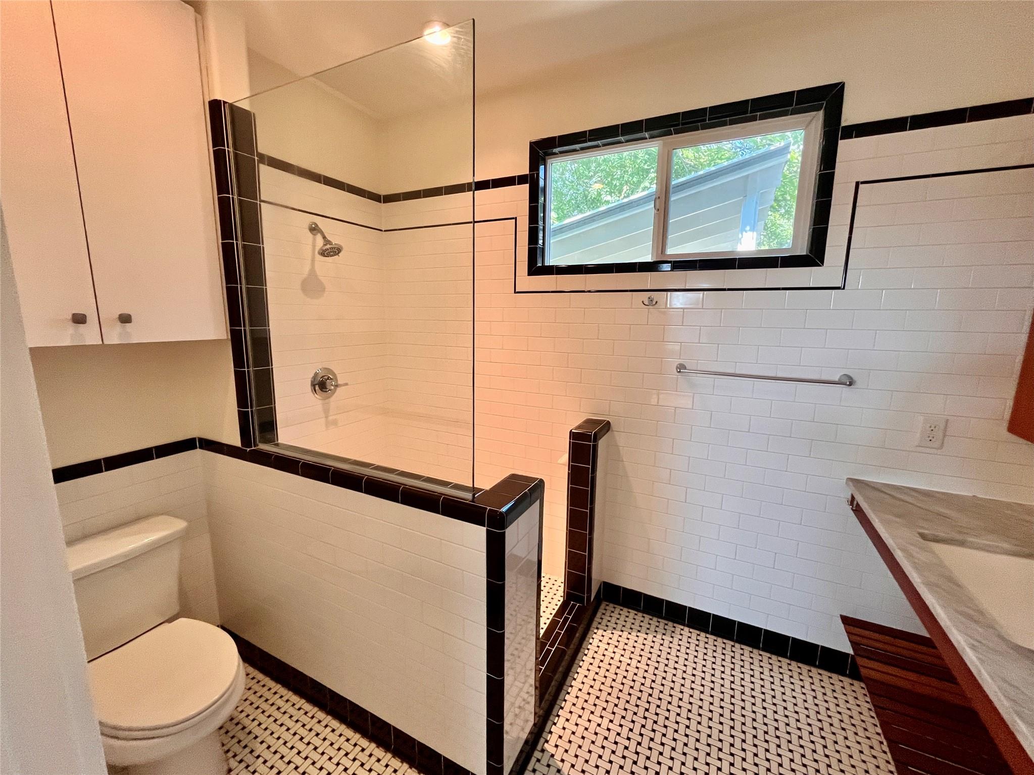 2209 E 18th St # A, Austin, TX 78702