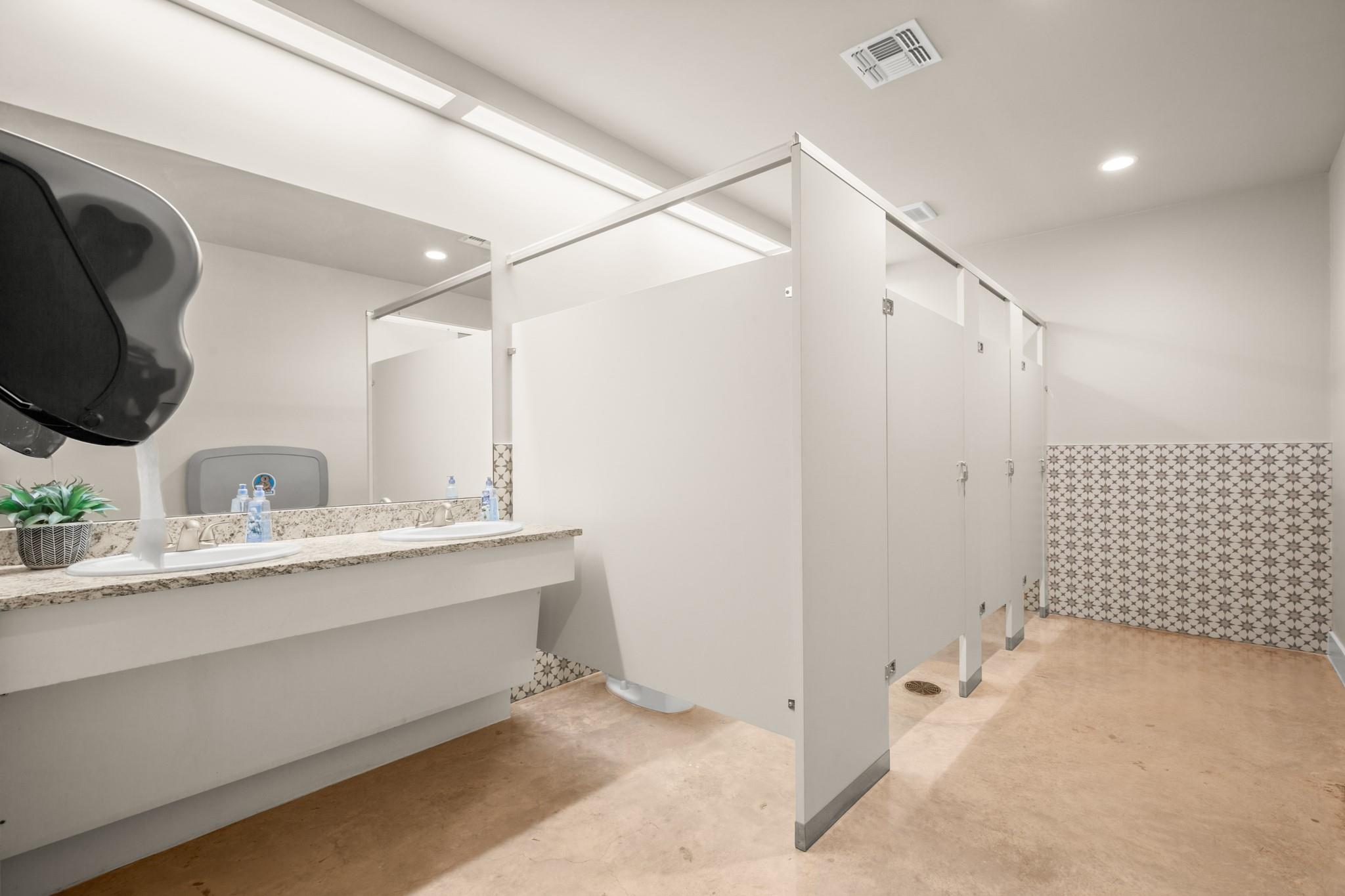 601 Sandy Point Rd, Wimberley, TX 78676