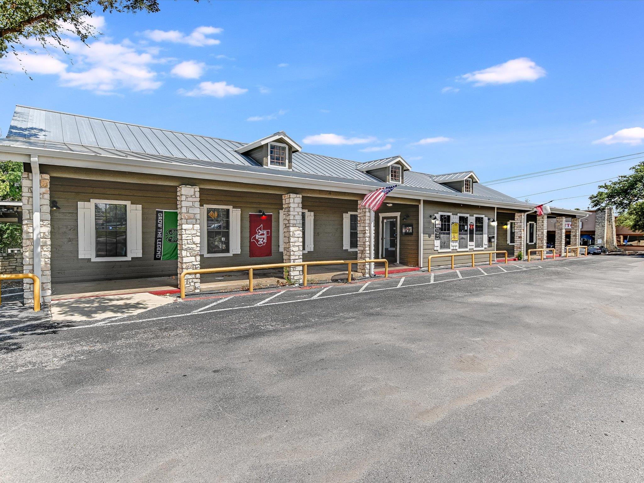 910 Round Rock Ave, Round Rock, TX 78681