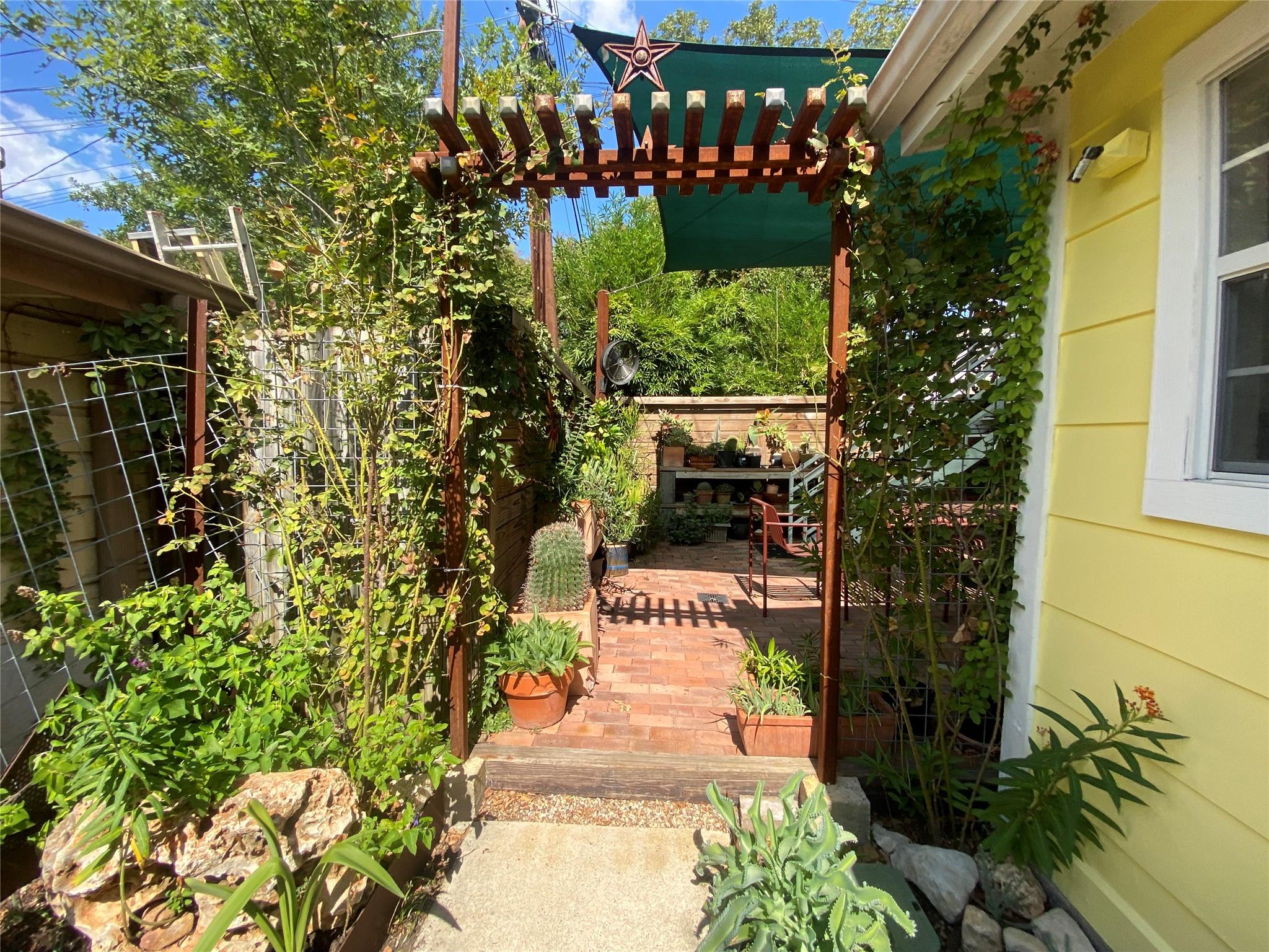 1404 W 12th St # C, Austin, TX 78703