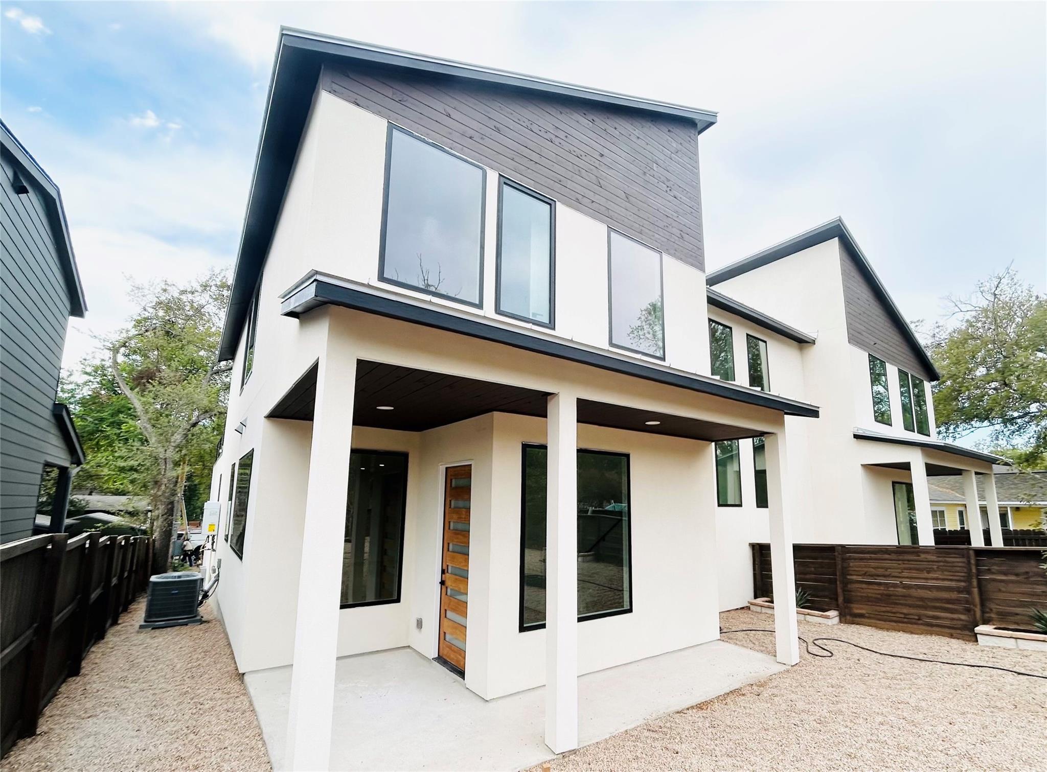 4324 Airport Blvd # B, Austin, TX 78722