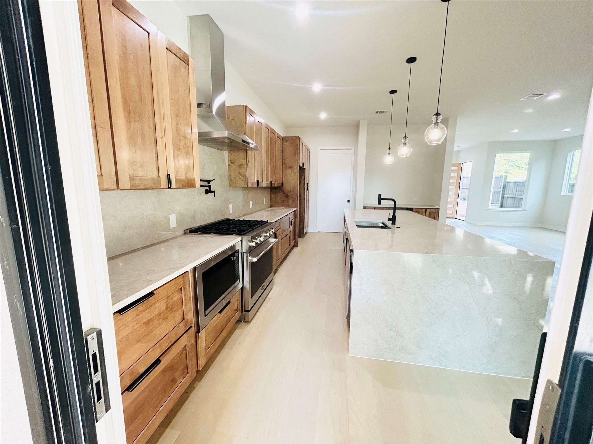 4324 Airport Blvd # B, Austin, TX 78722