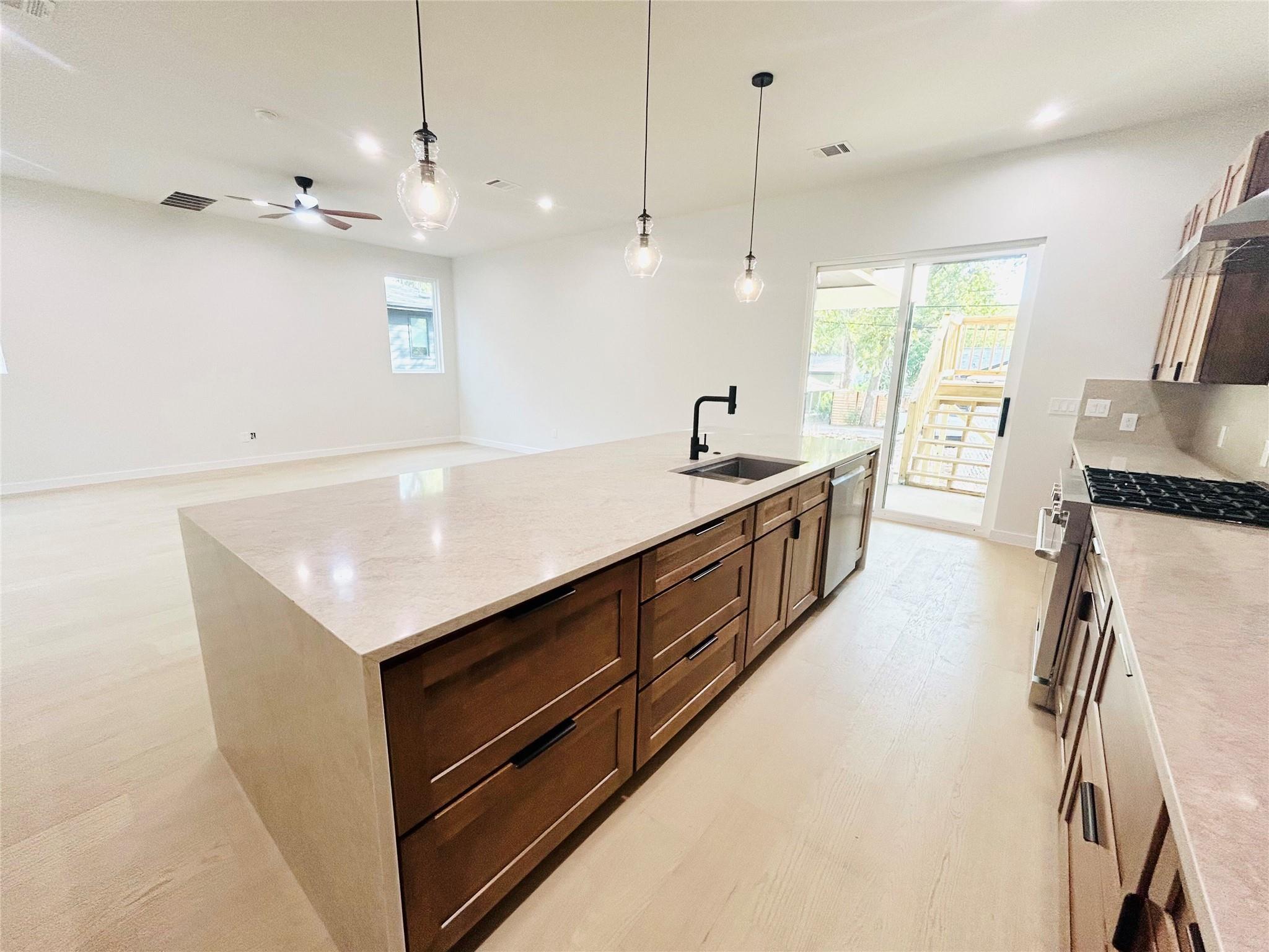 4324 Airport Blvd # B, Austin, TX 78722