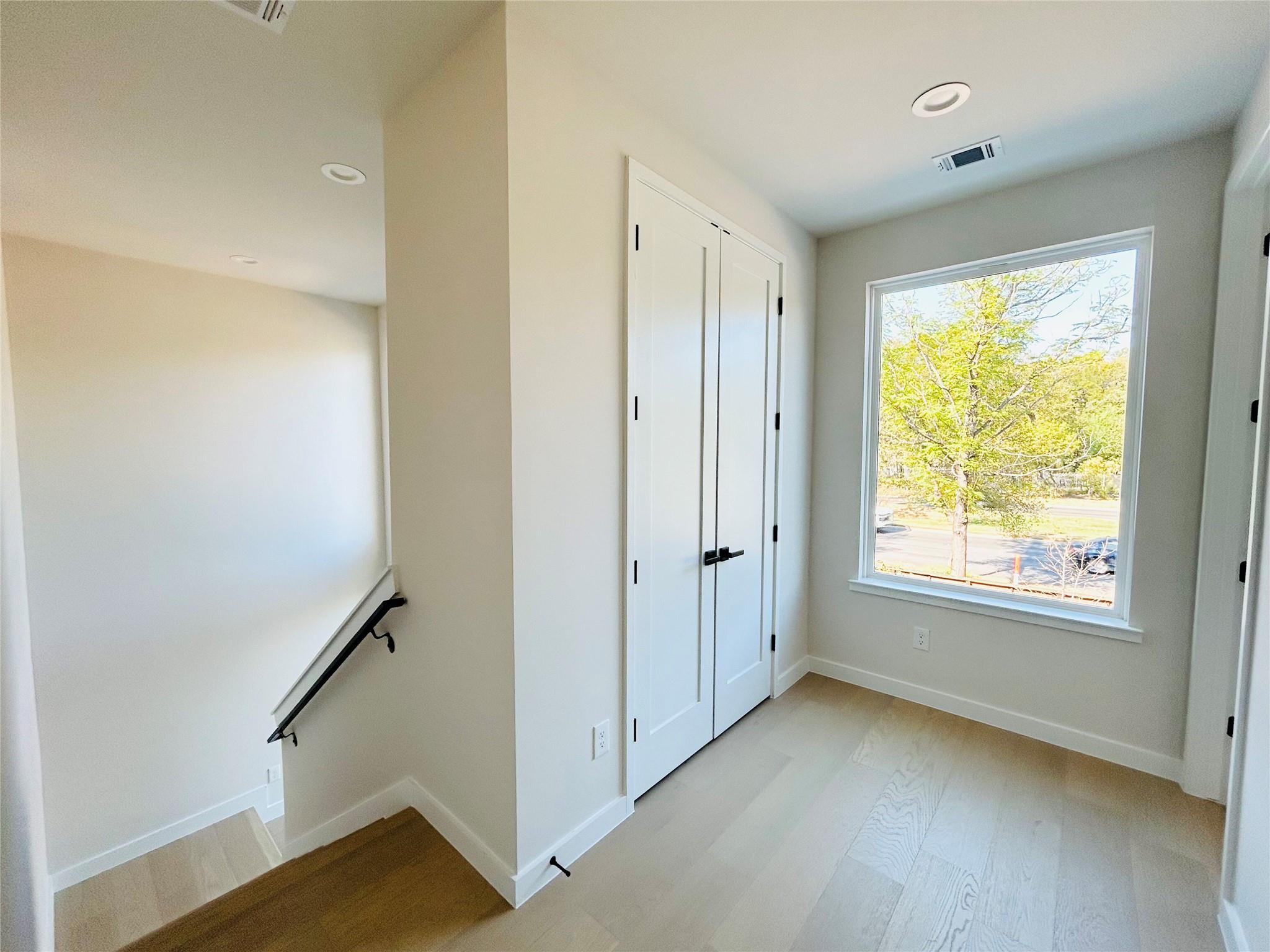 4324 Airport Blvd # B, Austin, TX 78722