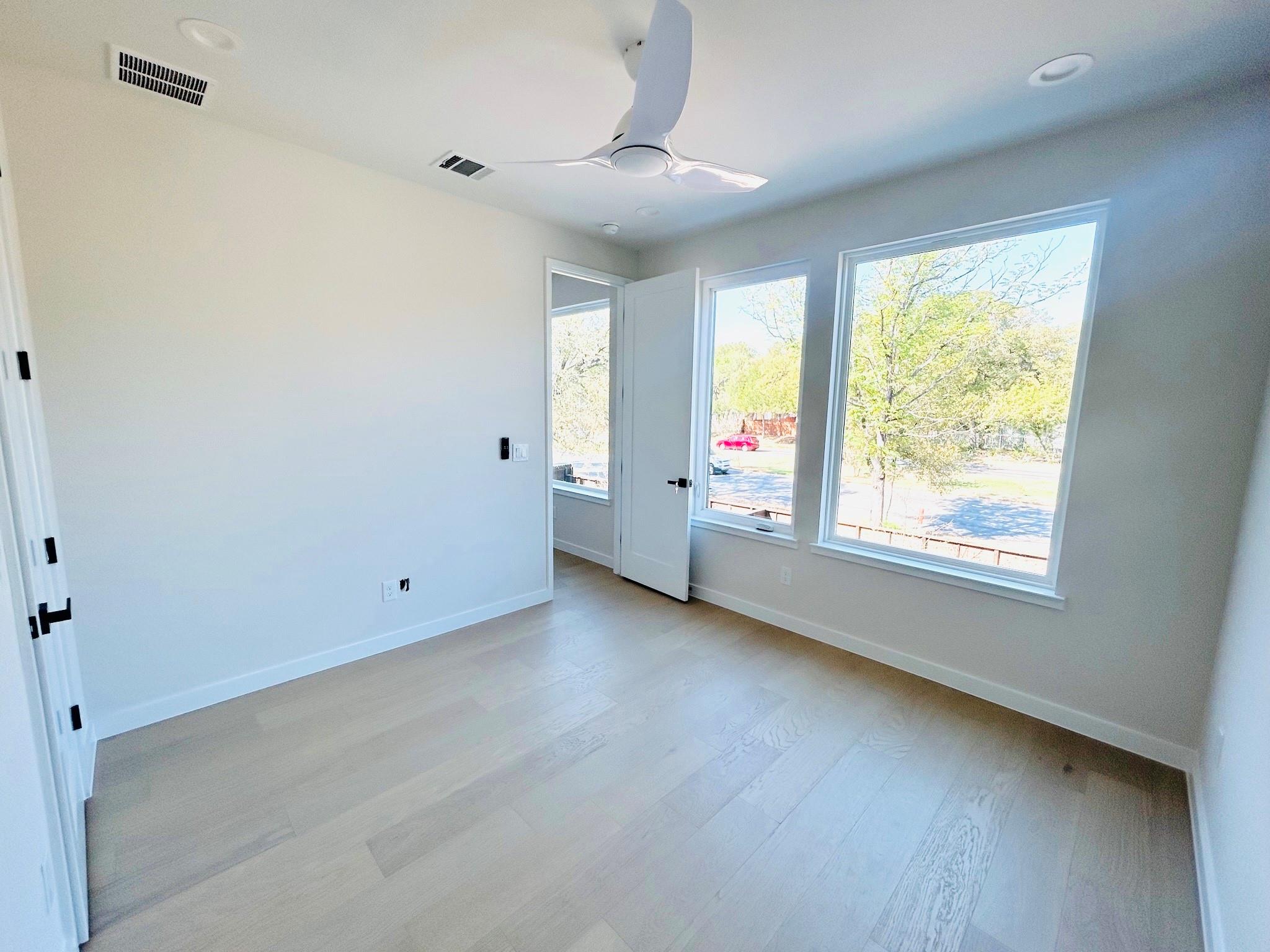 4324 Airport Blvd # B, Austin, TX 78722