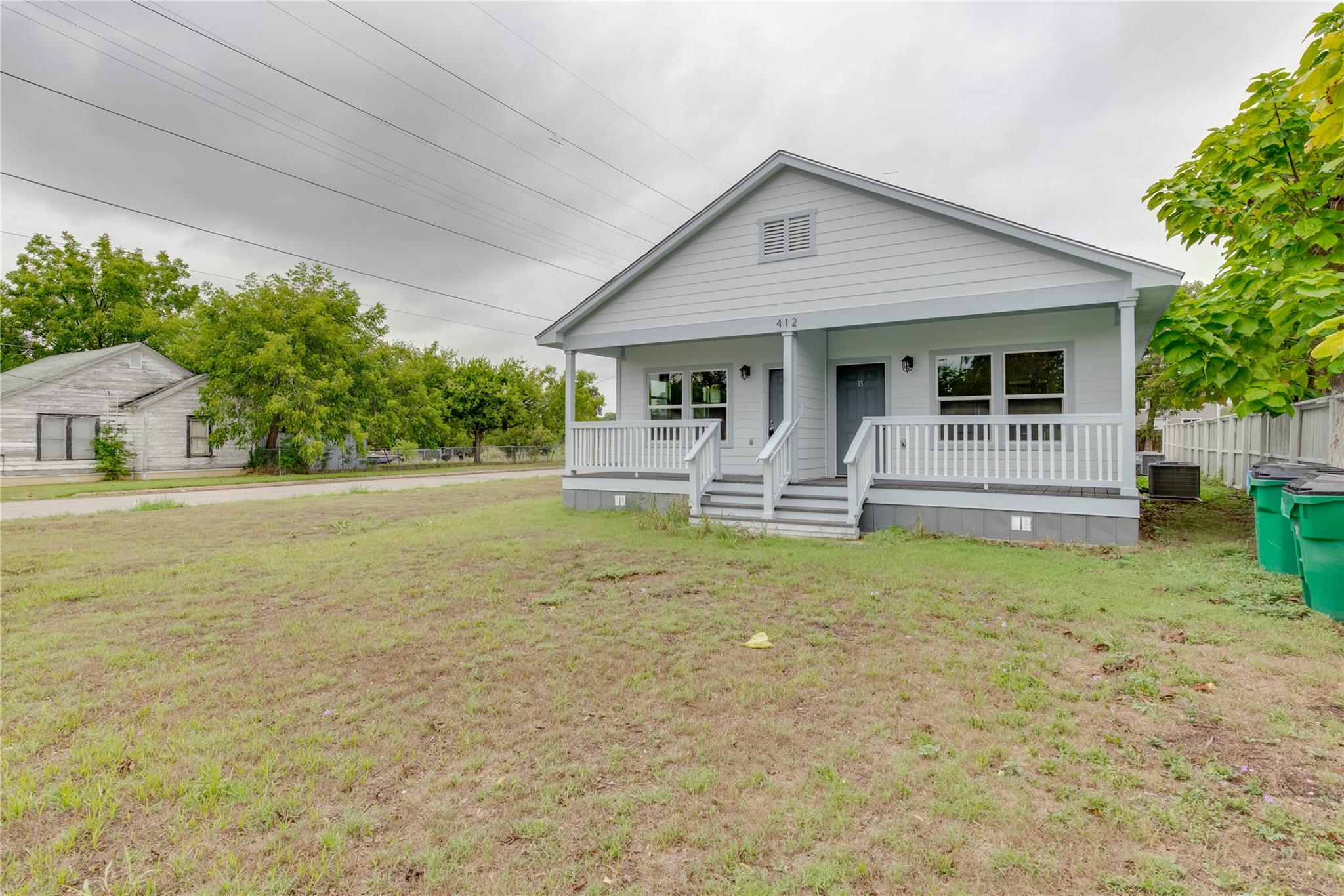 412 Booth St # B, Taylor, TX 76574