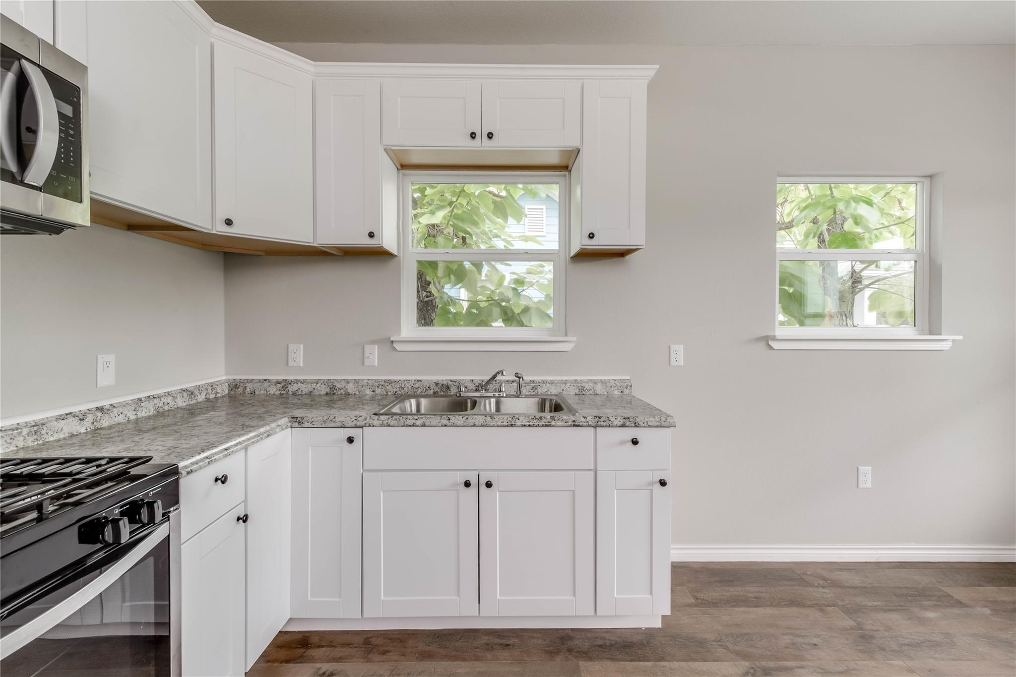 412 Booth St # B, Taylor, TX 76574