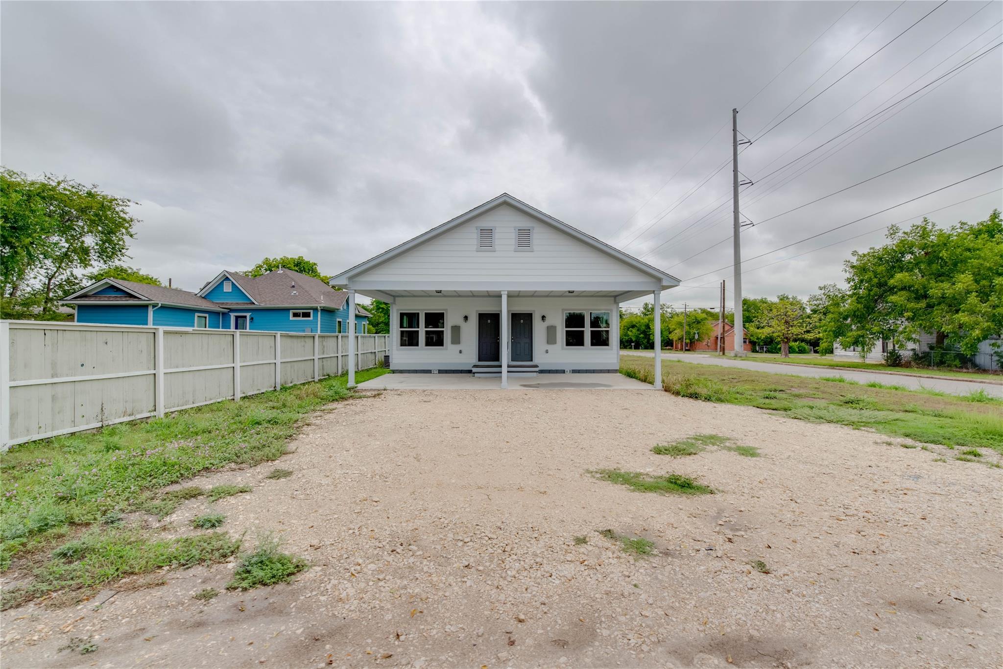 412 Booth St # B, Taylor, TX 76574