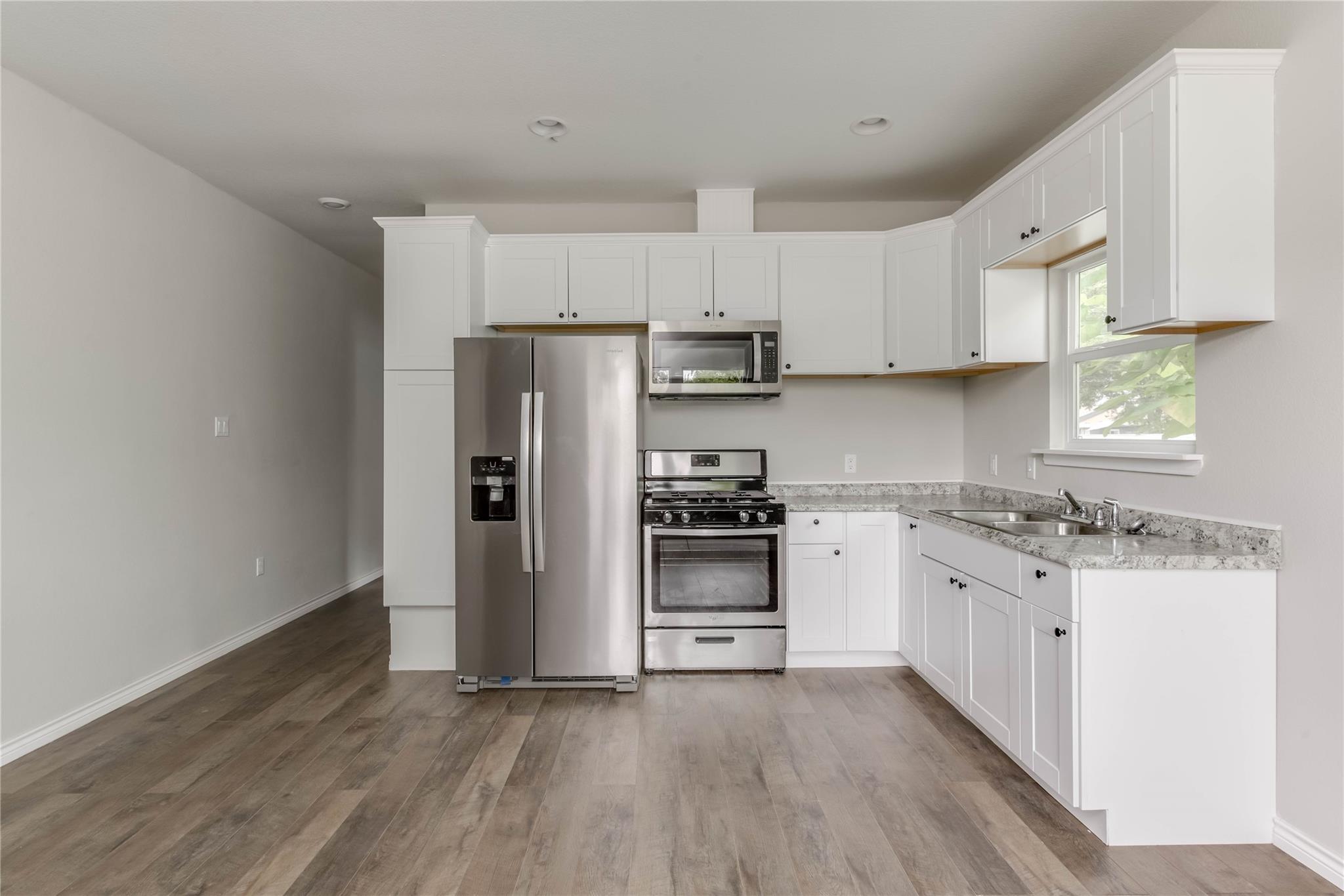 412 Booth St # B, Taylor, TX 76574