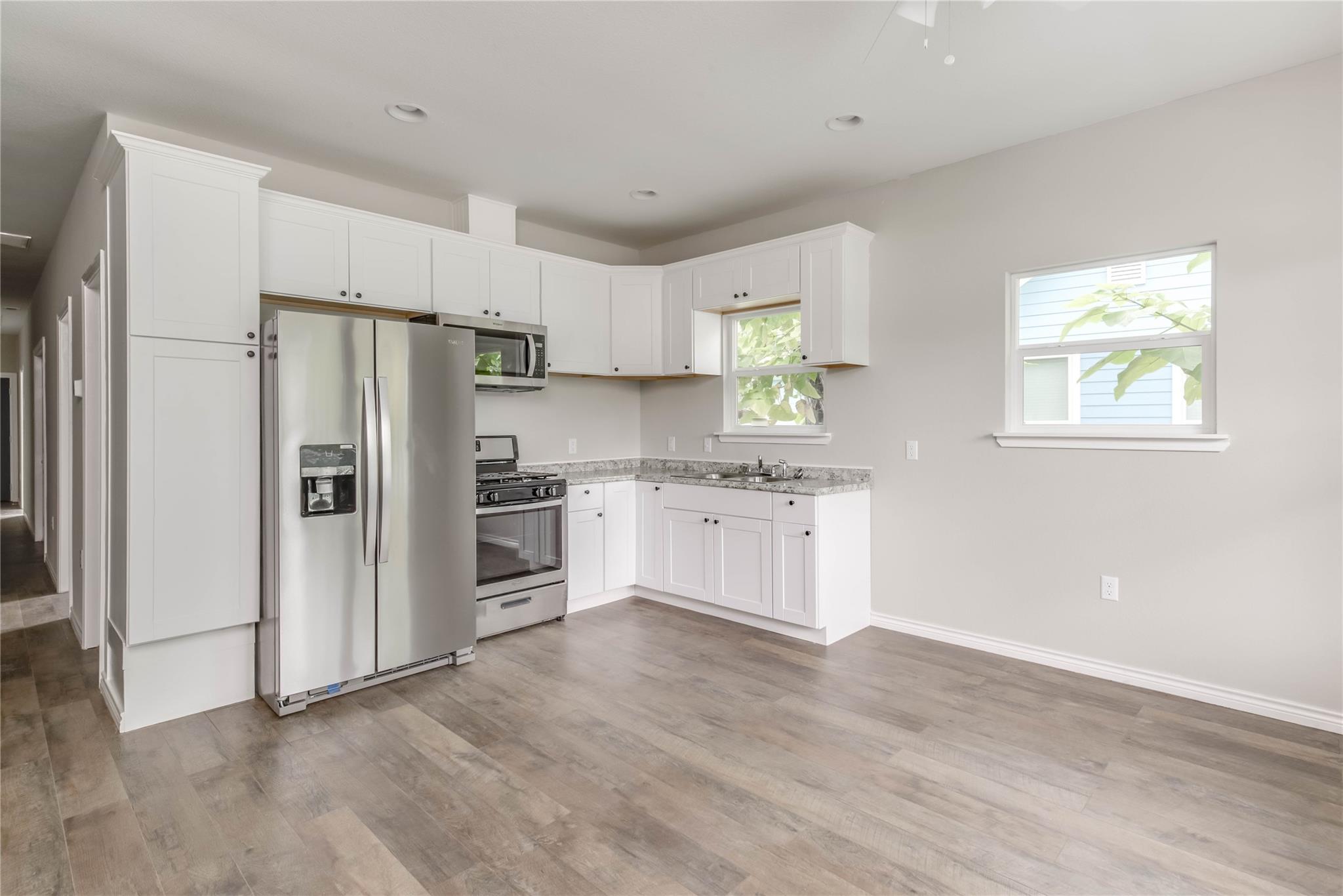 412 Booth St # B, Taylor, TX 76574