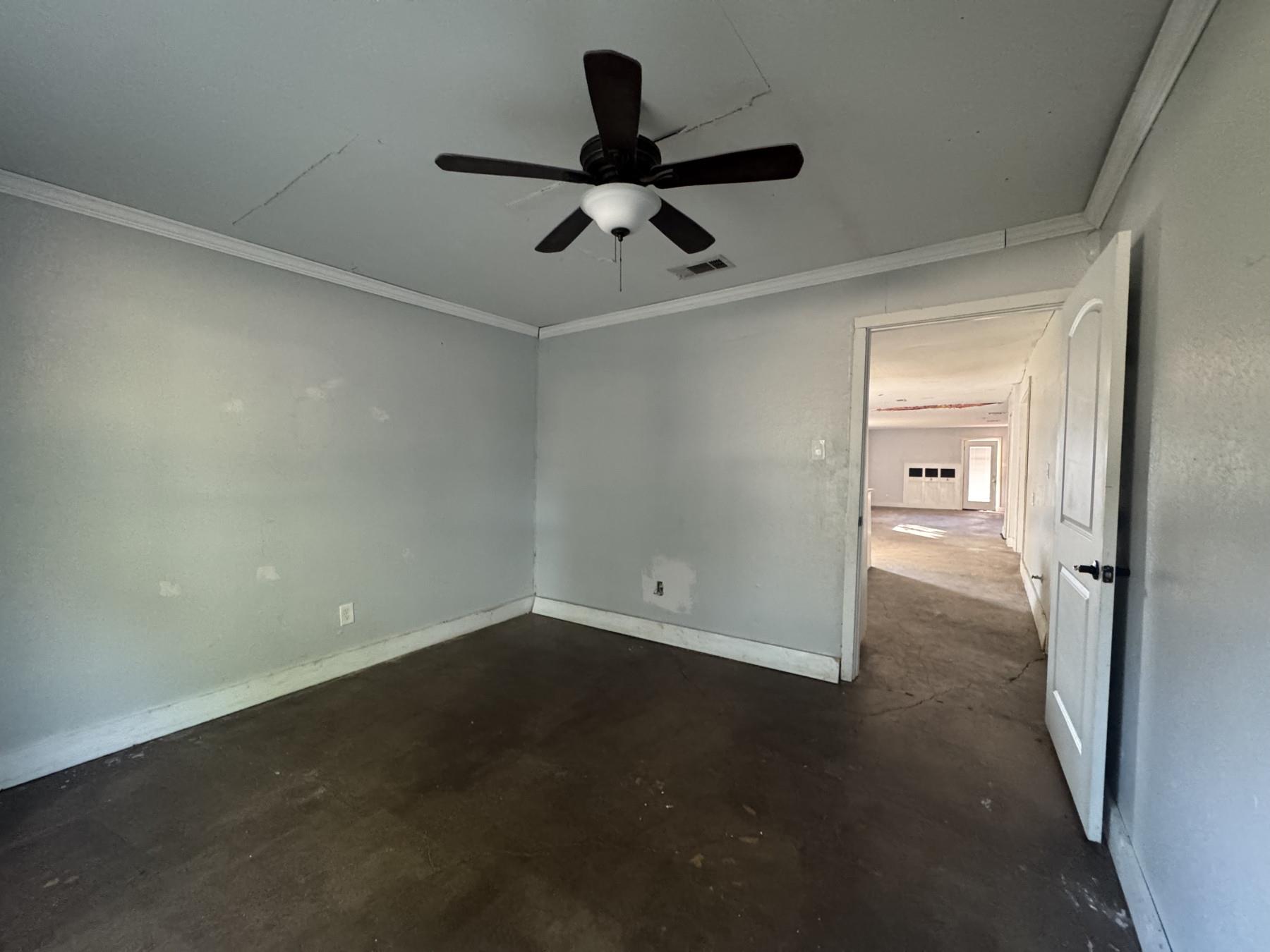 1516 E McLennan Ave, Mart, TX 76664