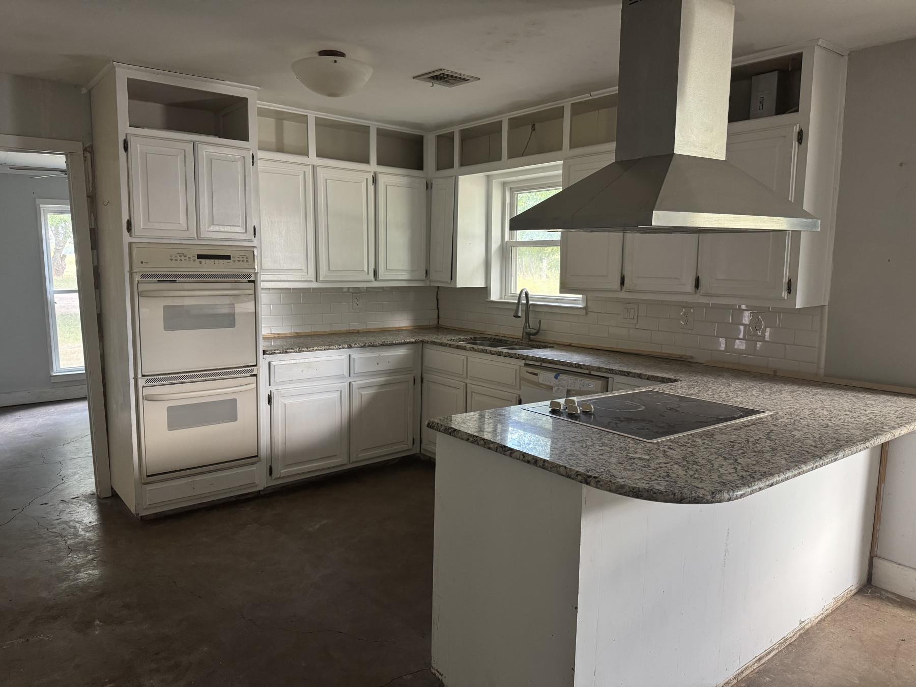 1516 E McLennan Ave, Mart, TX 76664