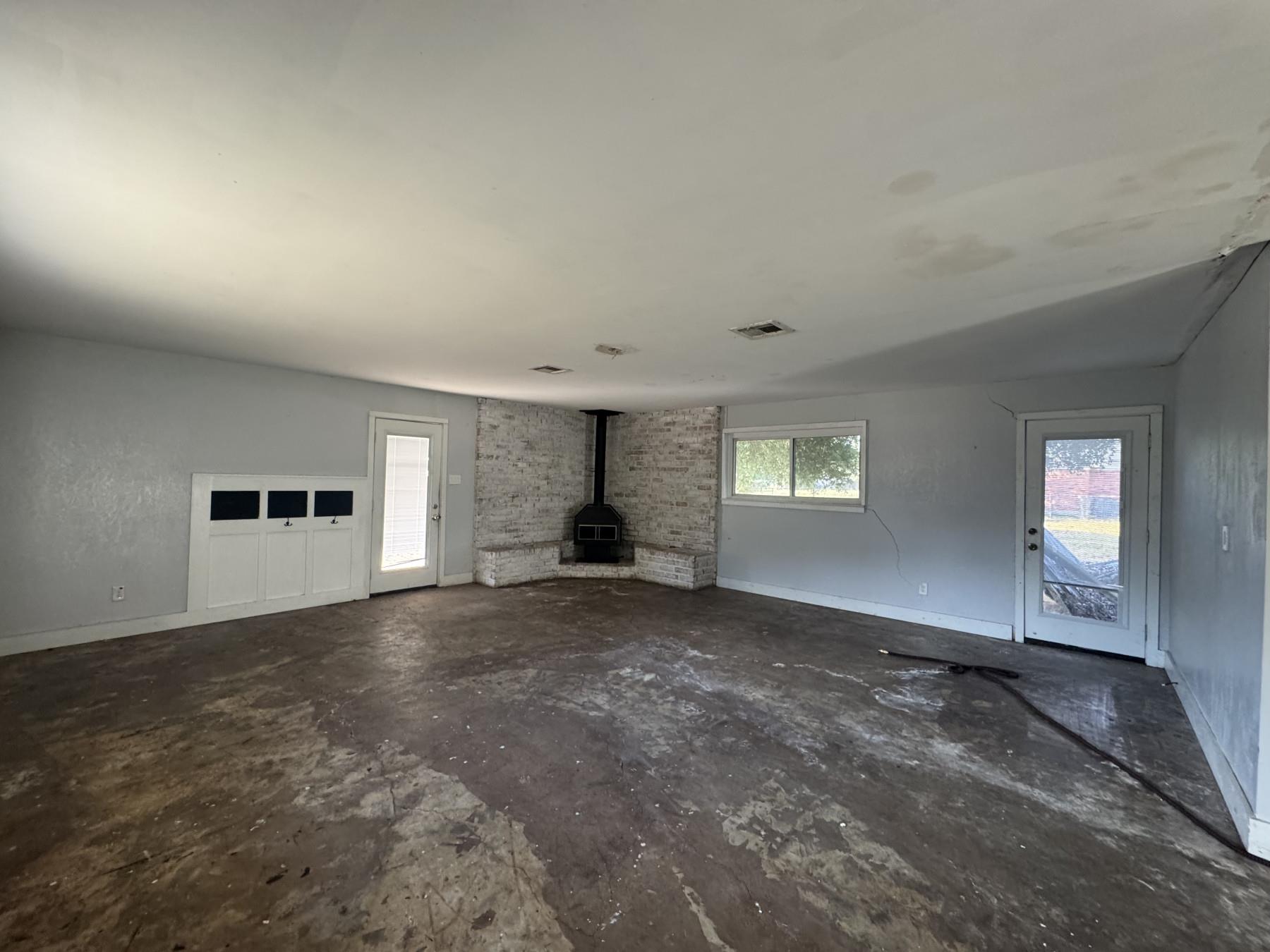 1516 E McLennan Ave, Mart, TX 76664