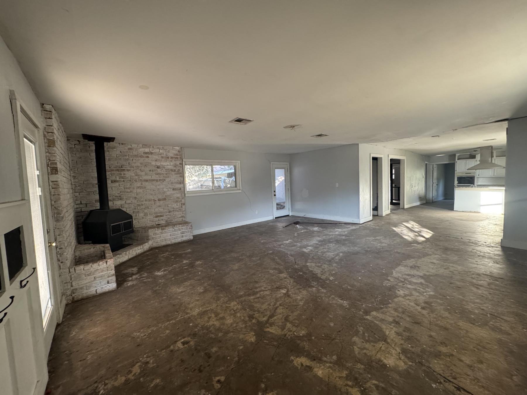 1516 E McLennan Ave, Mart, TX 76664