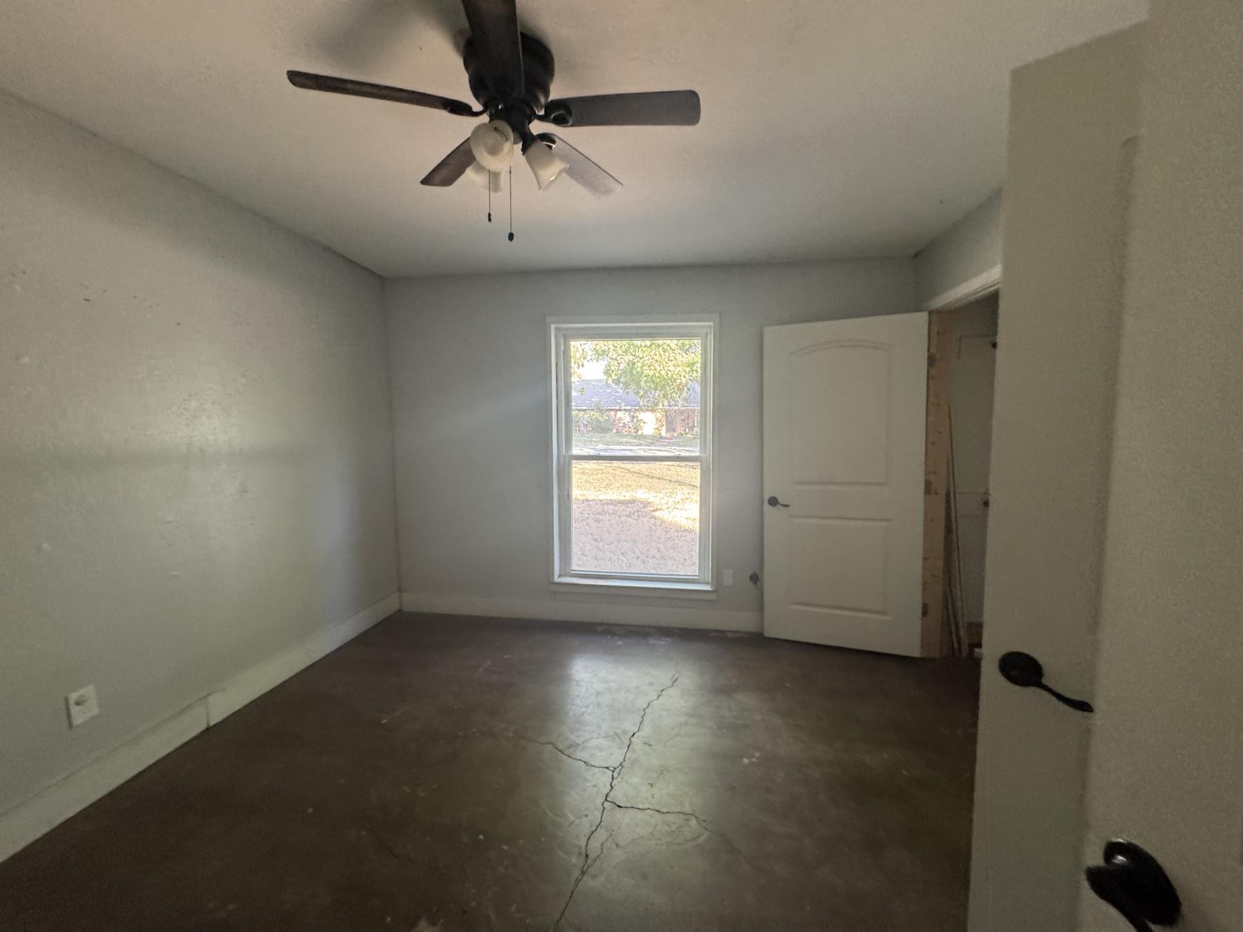 1516 E McLennan Ave, Mart, TX 76664