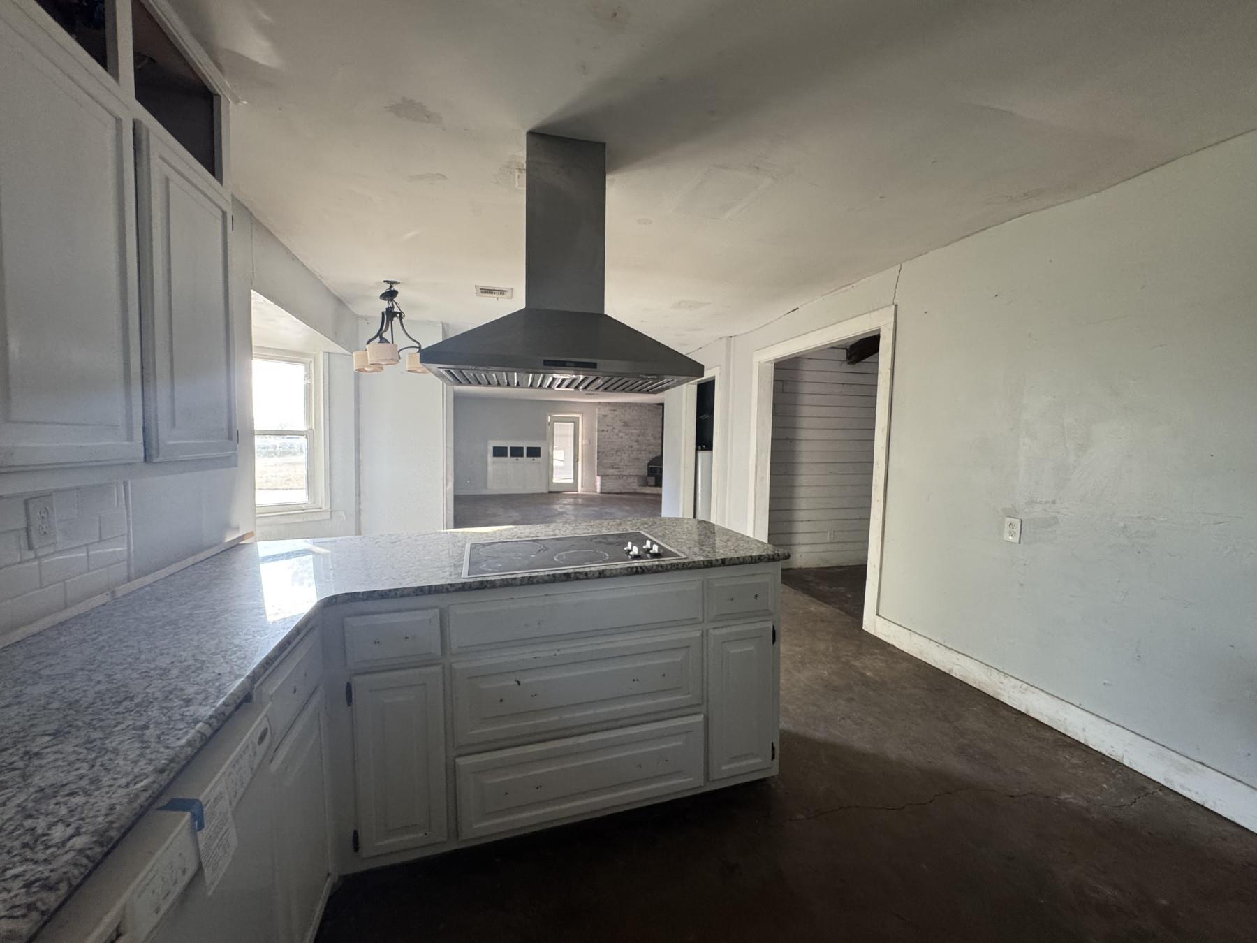 1516 E McLennan Ave, Mart, TX 76664