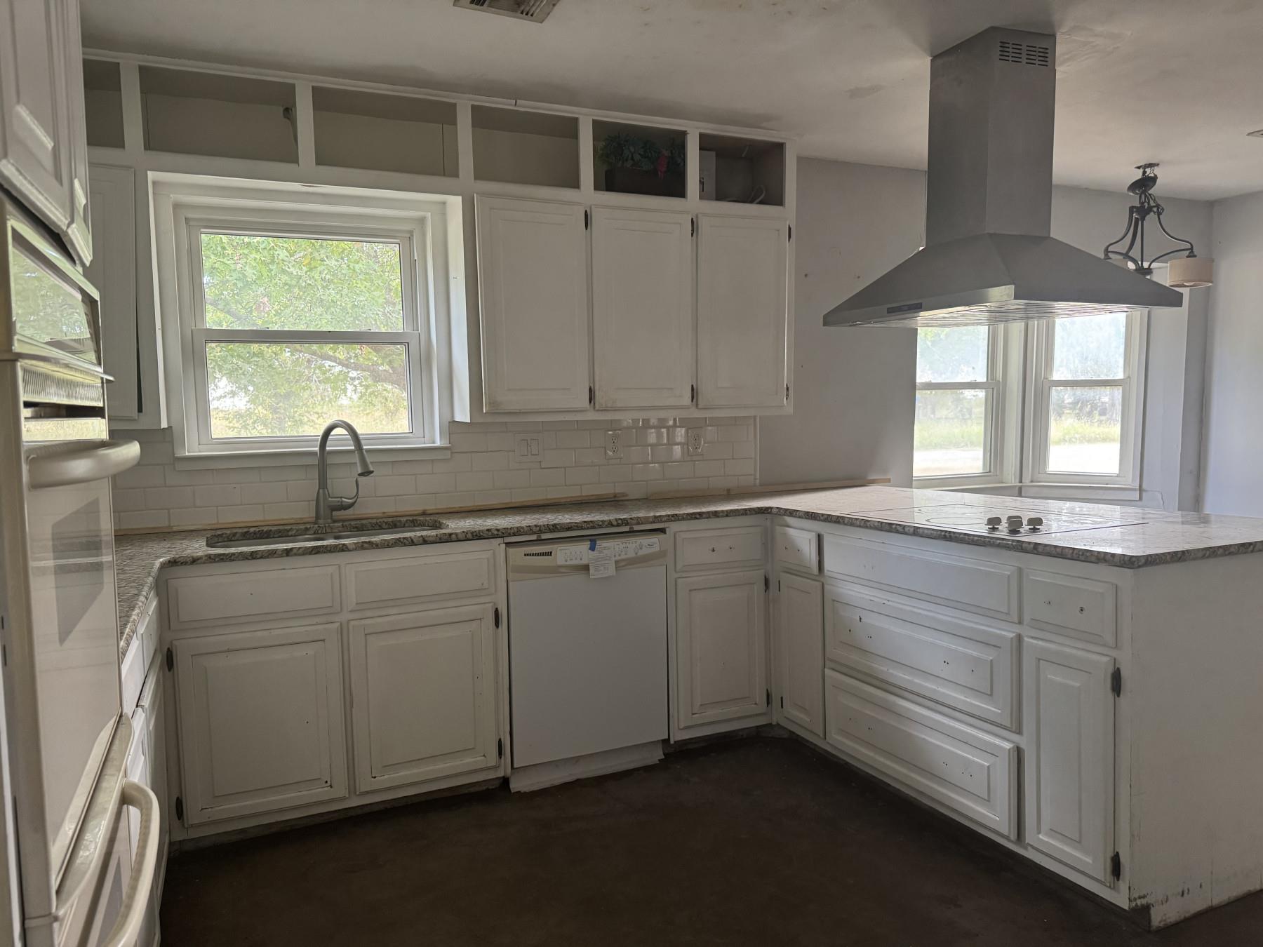 1516 E McLennan Ave, Mart, TX 76664